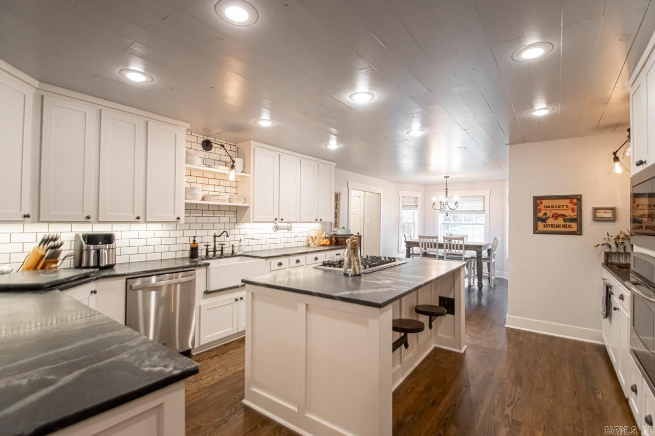 1030 Cambridge Circle