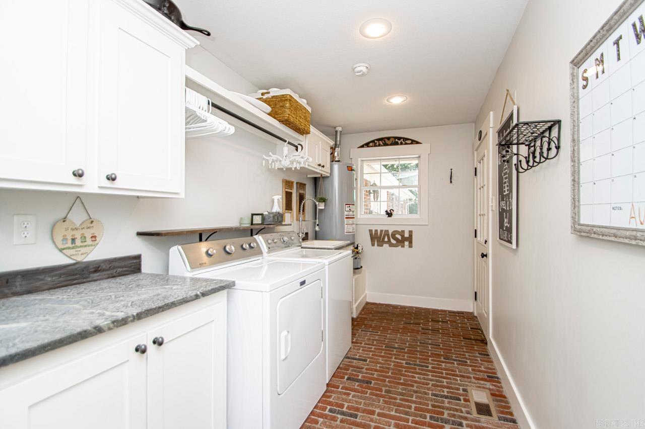 1030 Cambridge Circle