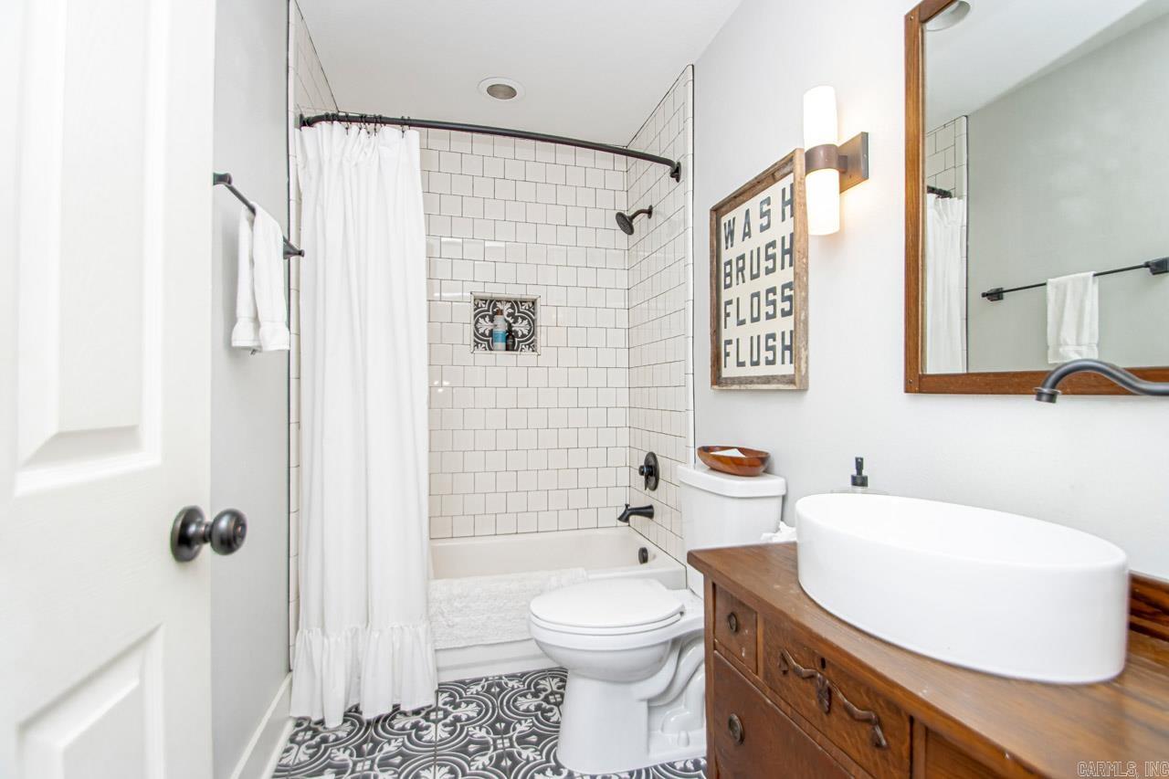 1030 Cambridge Circle