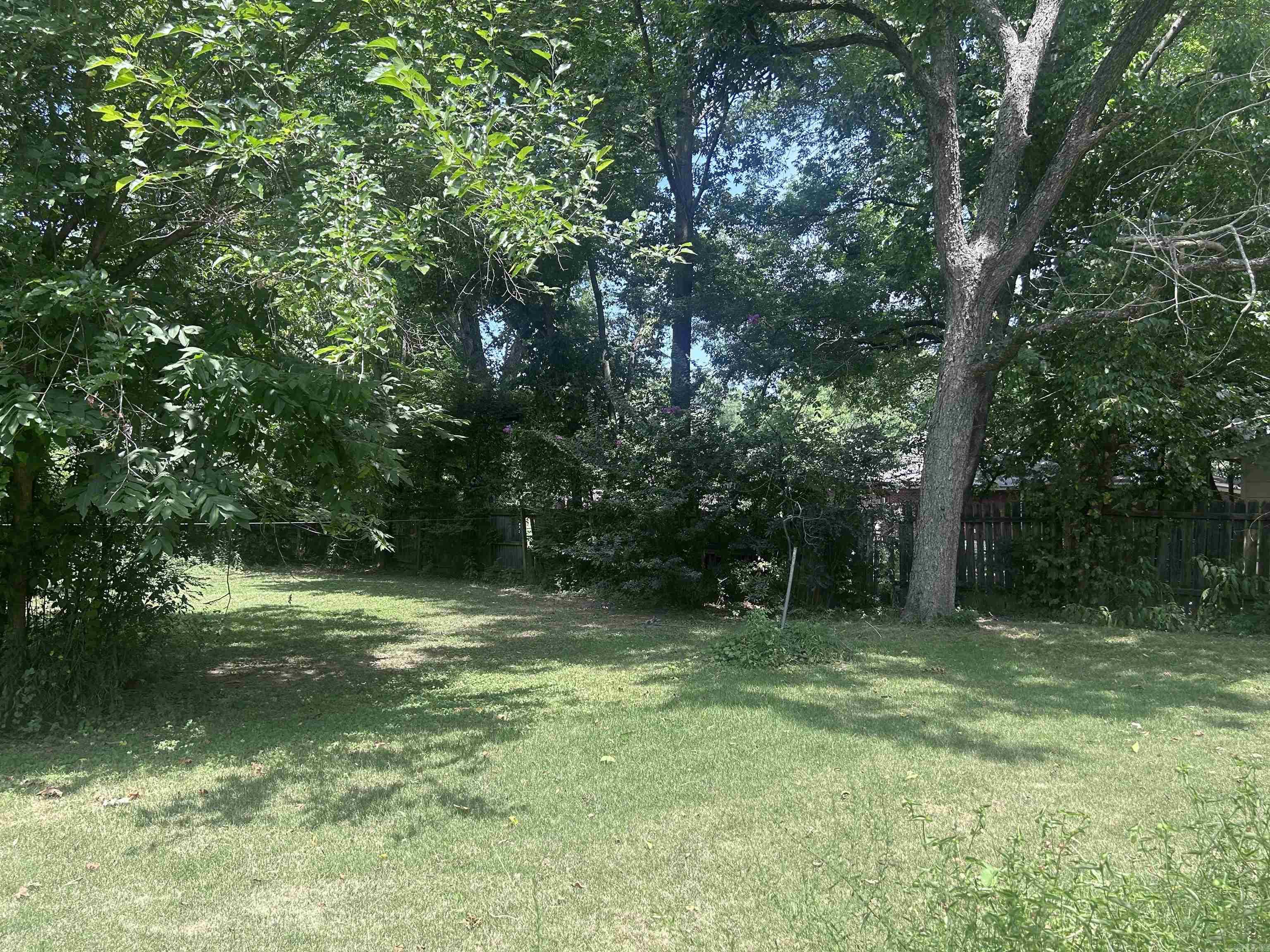 1204 N Erie Avenue
