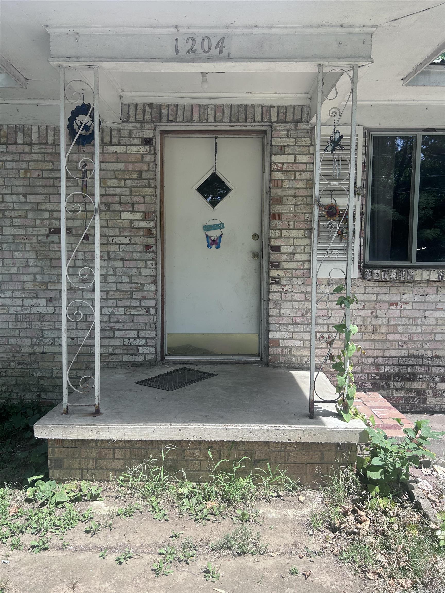 1204 N Erie Avenue