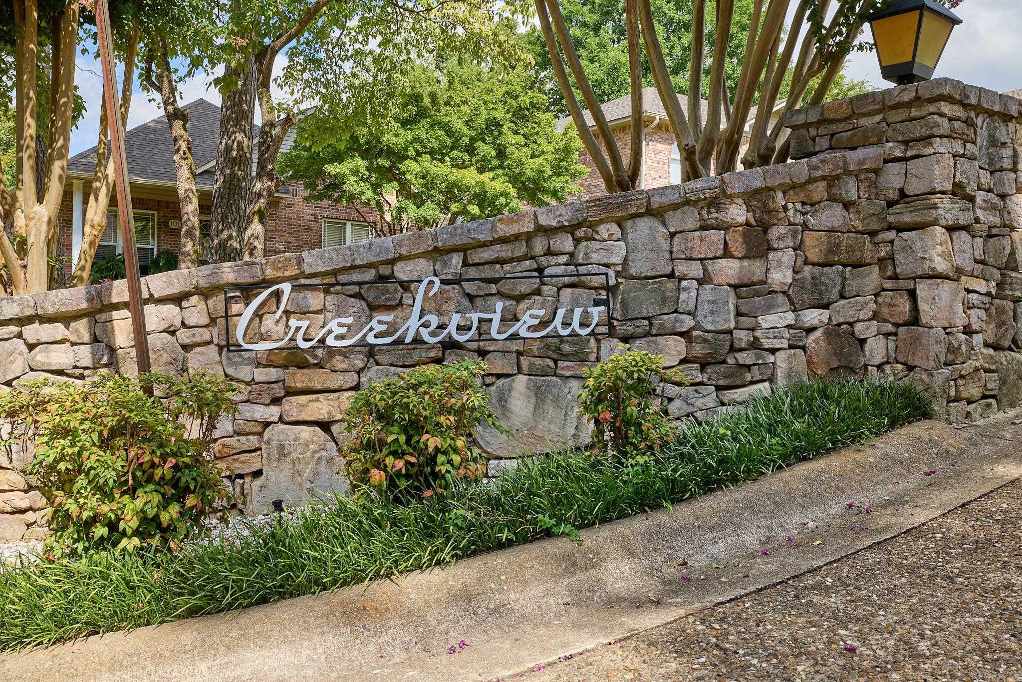 101 Creekview Terrace