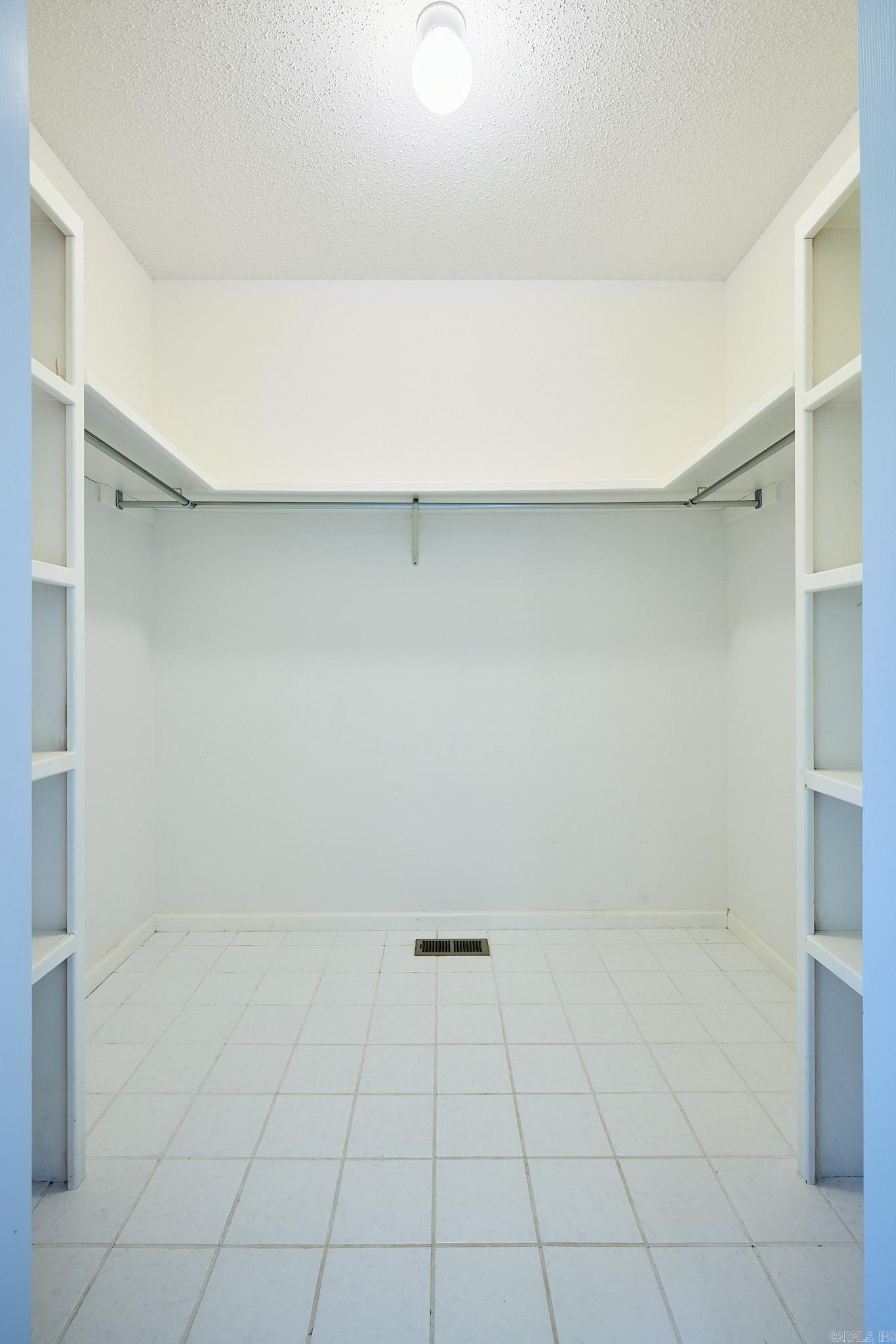 101 Creekview Terrace