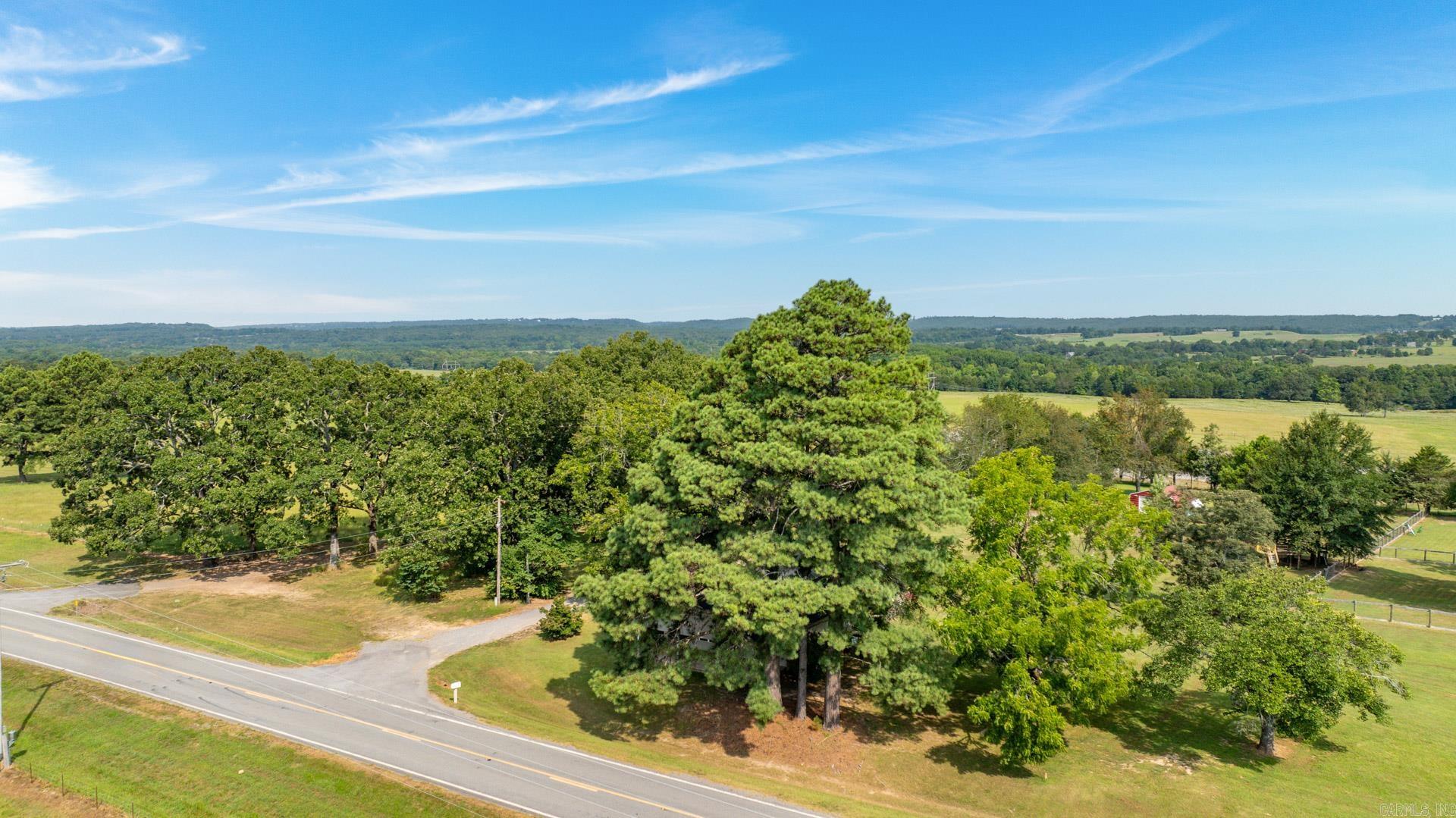 521 E Hwy 225
