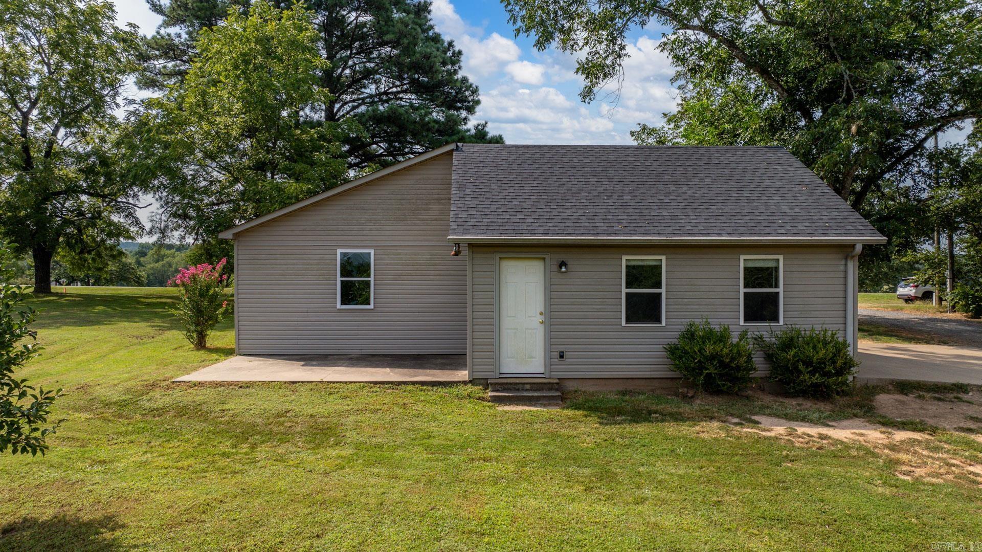 521 E Hwy 225