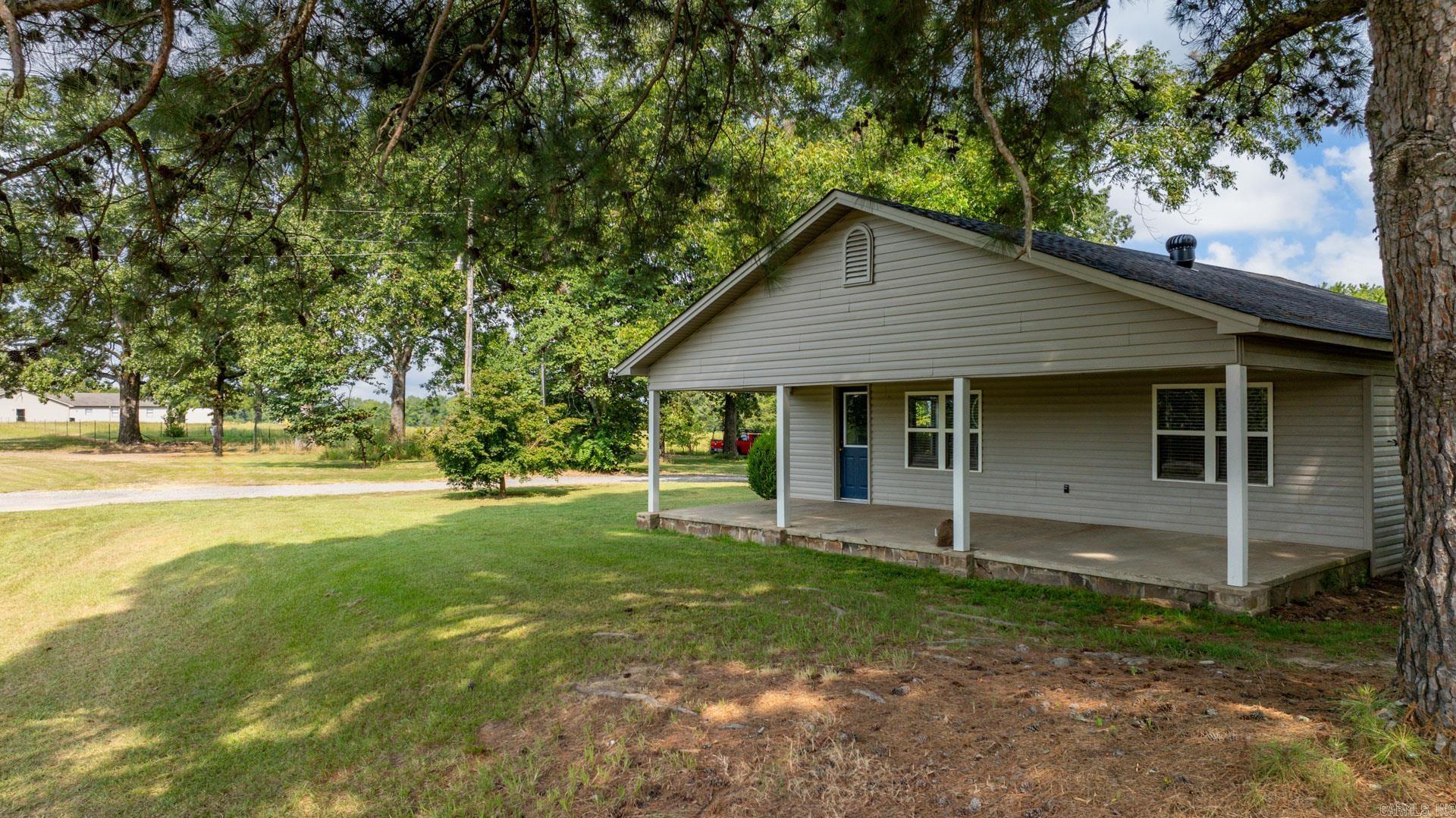 521 E Hwy 225