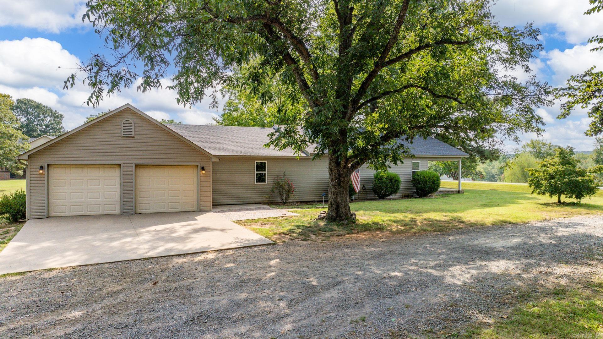 521 E Hwy 225