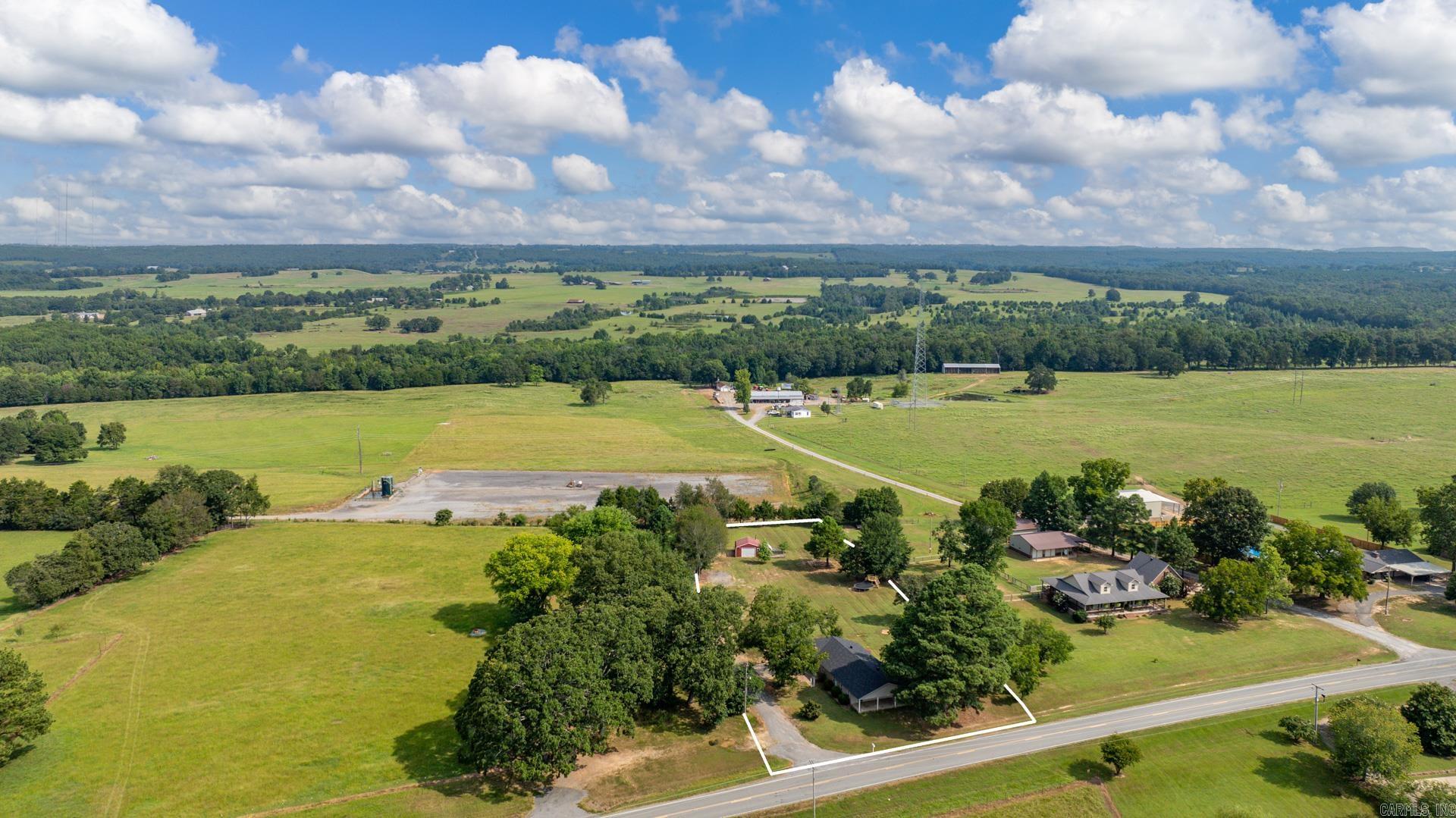 521 E Hwy 225