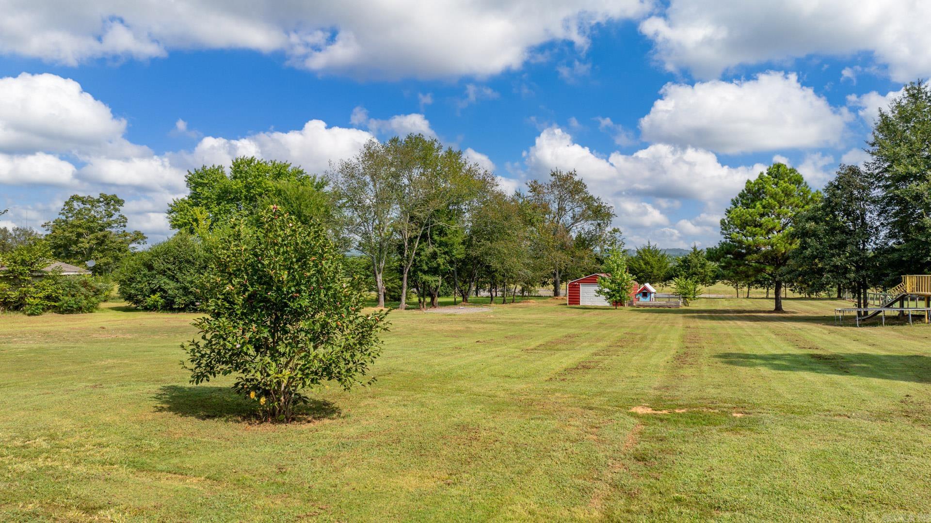 521 E Hwy 225