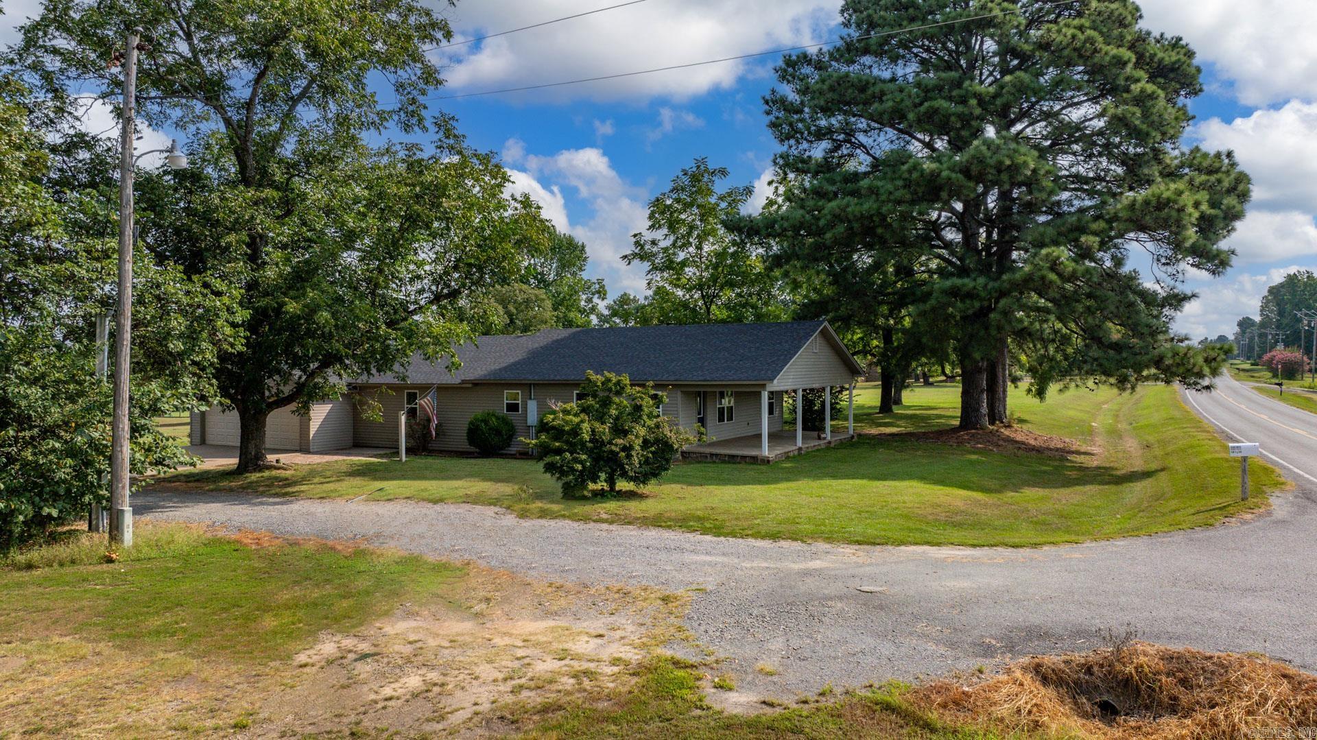 521 E Hwy 225