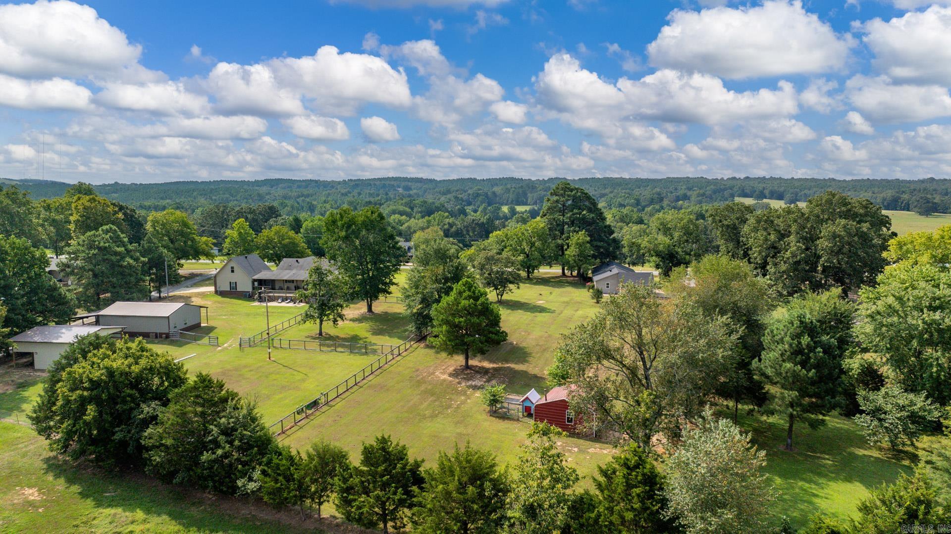 521 E Hwy 225