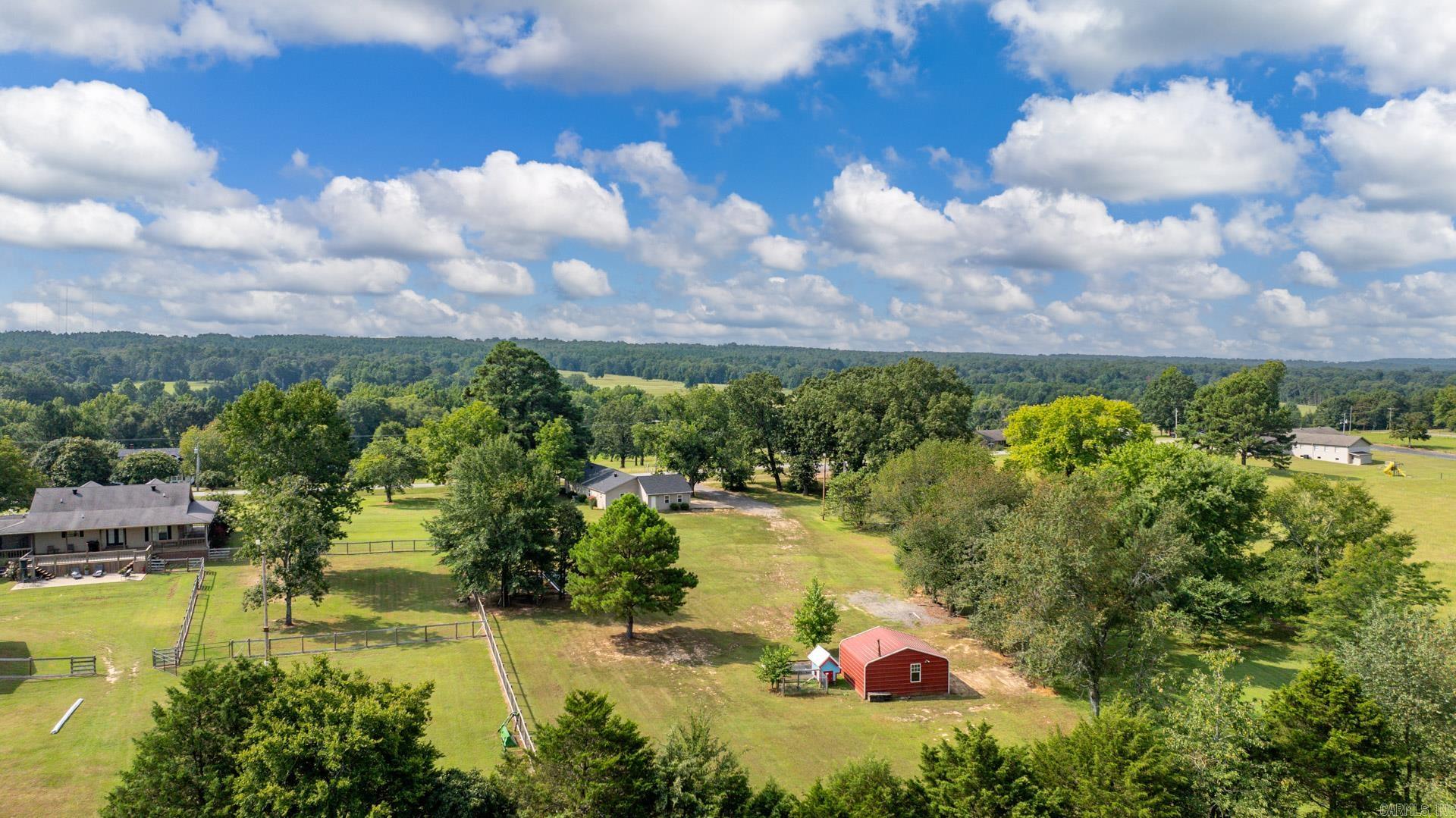 521 E Hwy 225