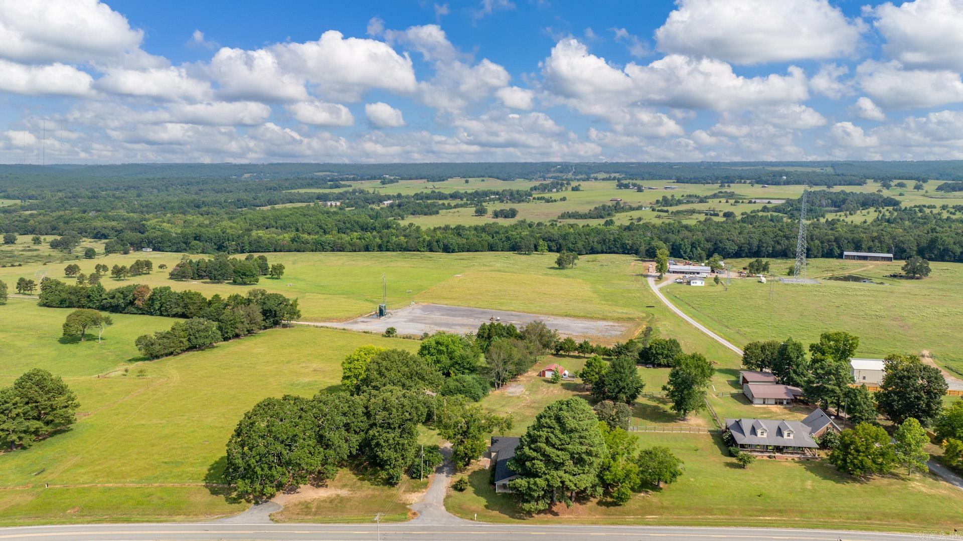 521 E Hwy 225