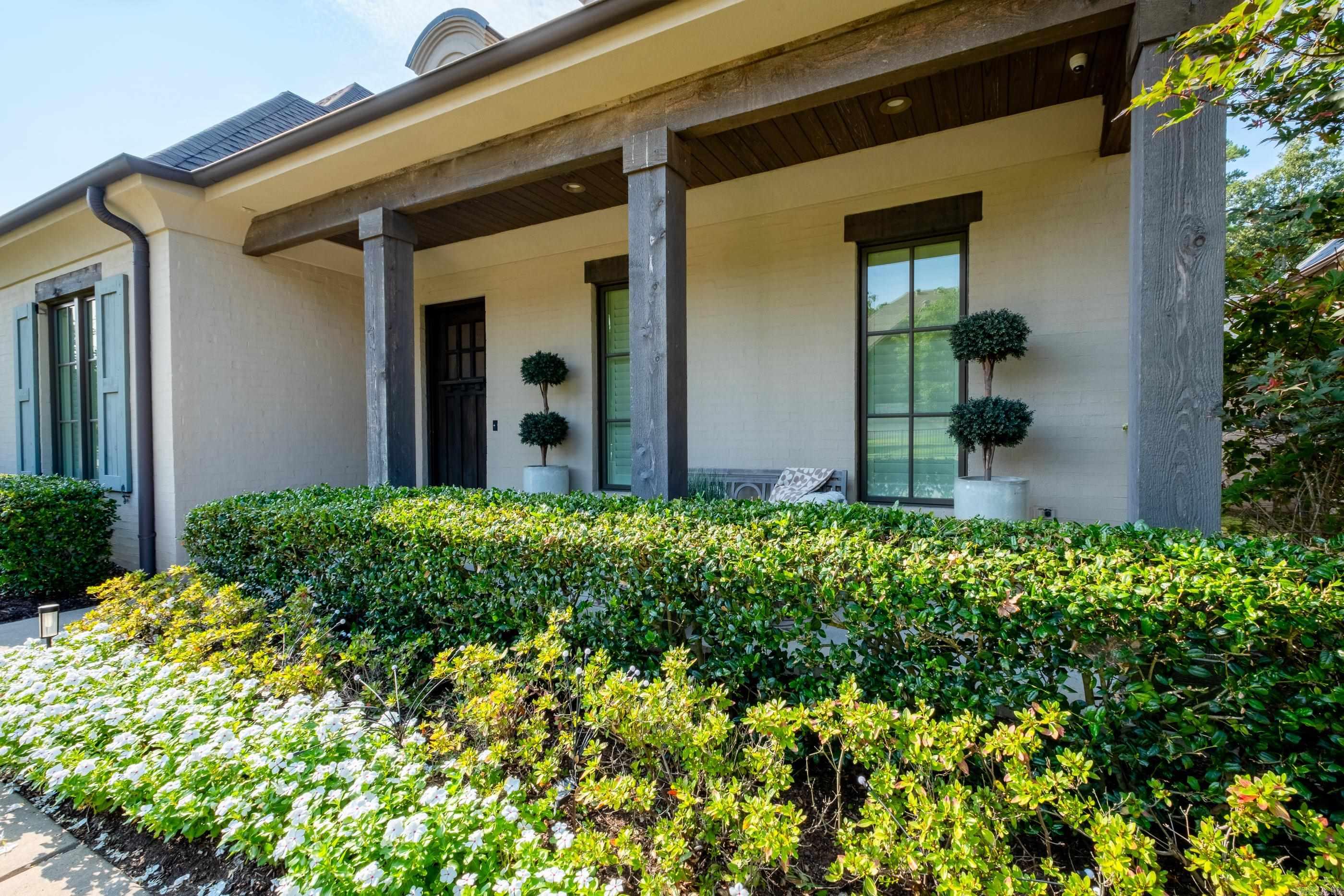 18 Hallen Court