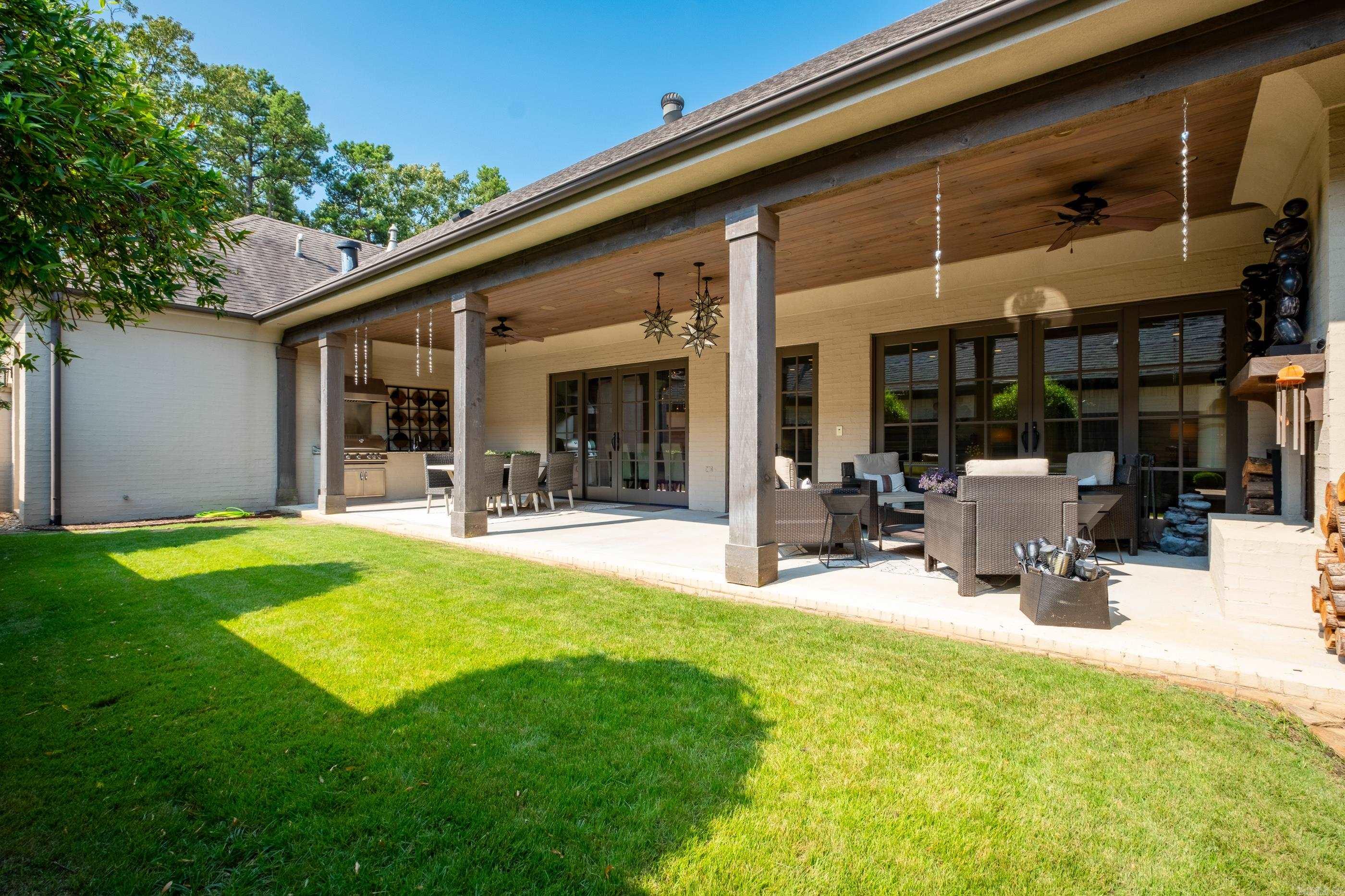 18 Hallen Court