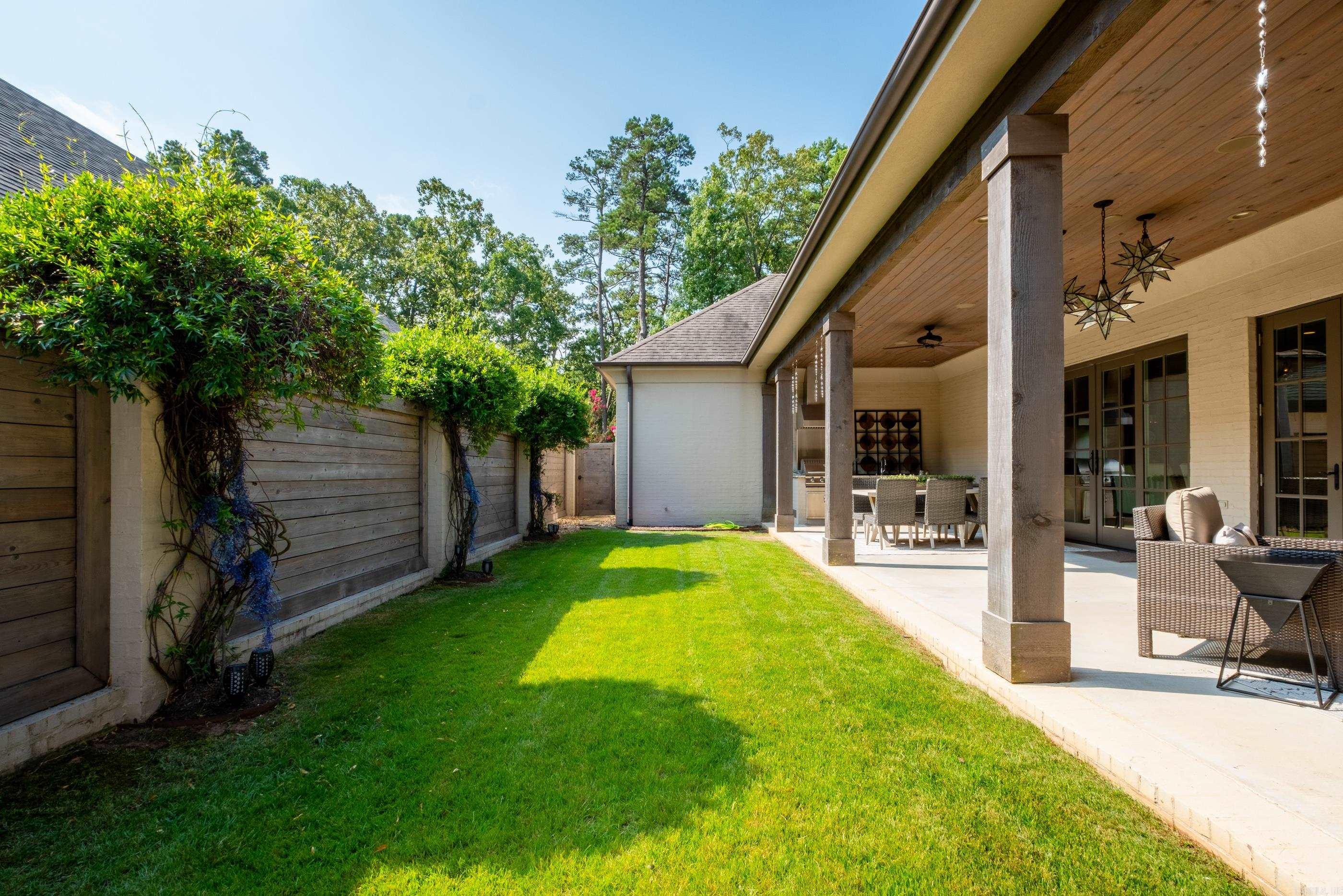 18 Hallen Court