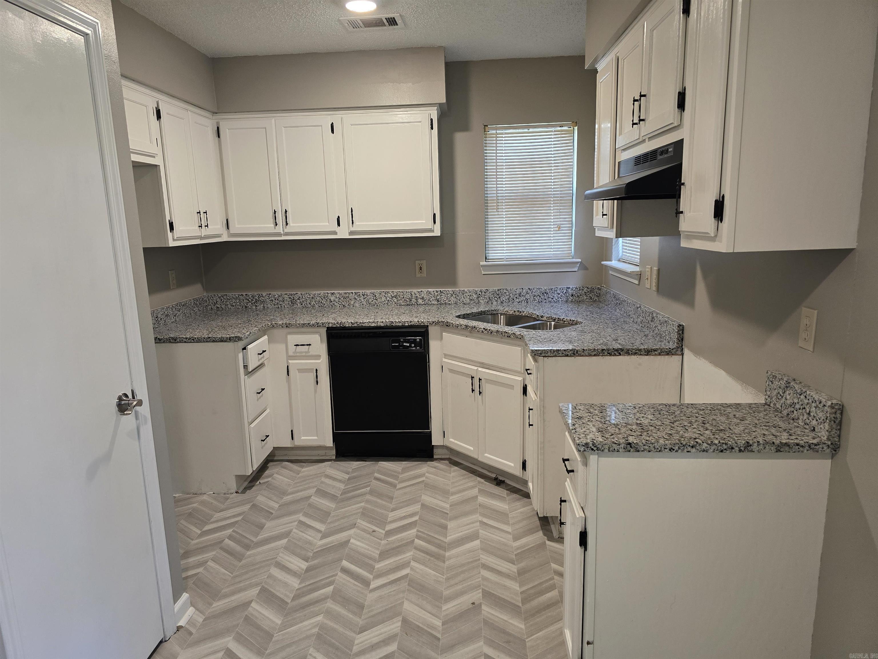 2301 Justus Loop