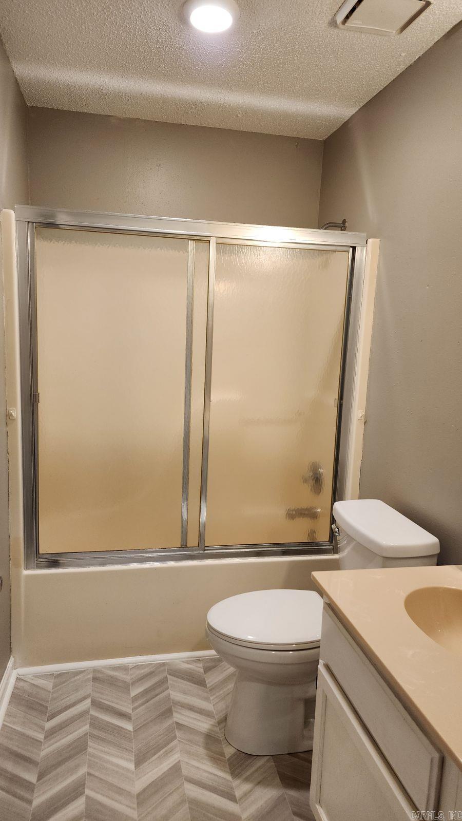 2301 Justus Loop