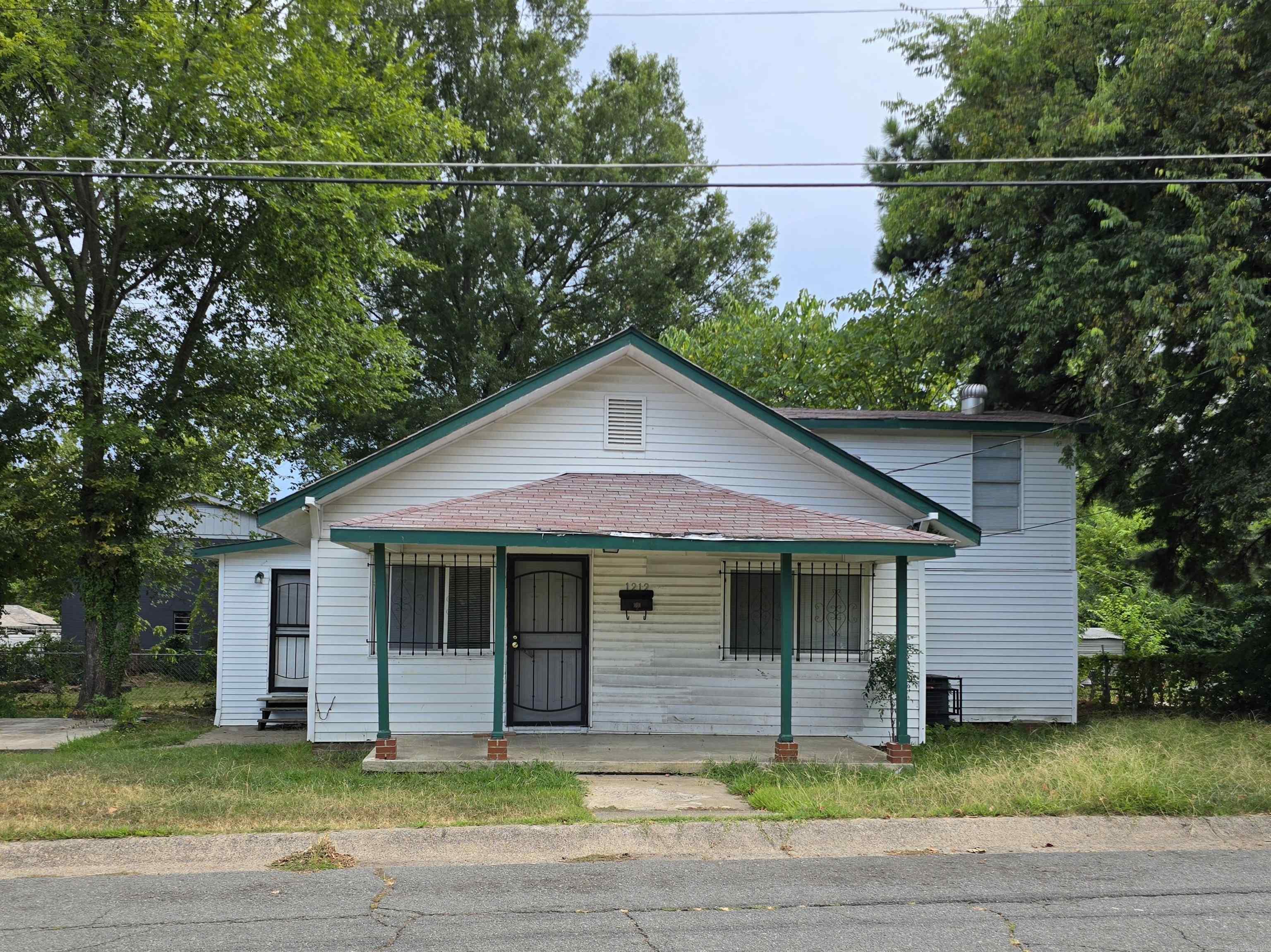1212 W 25th
