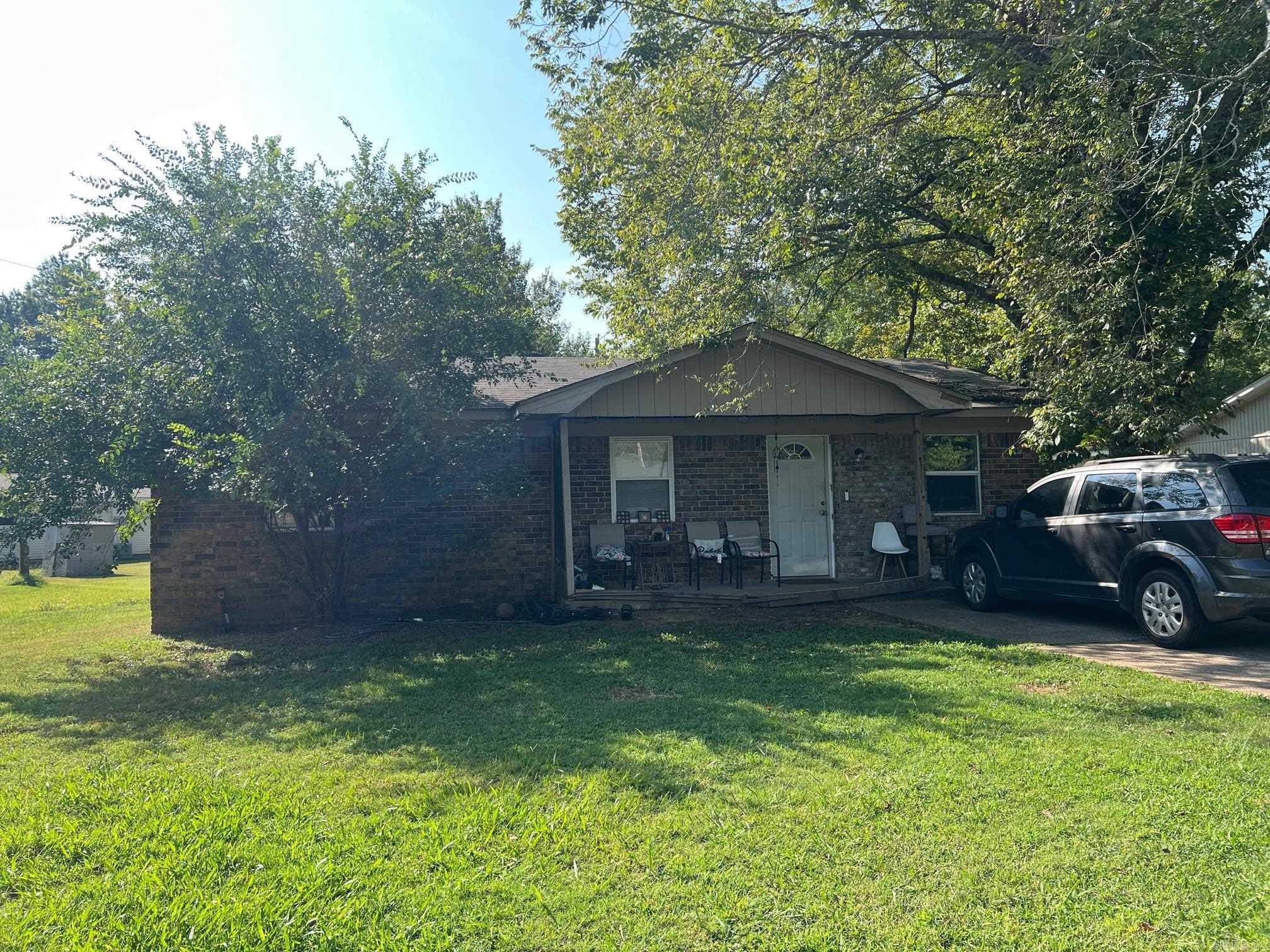 365 N Oak
