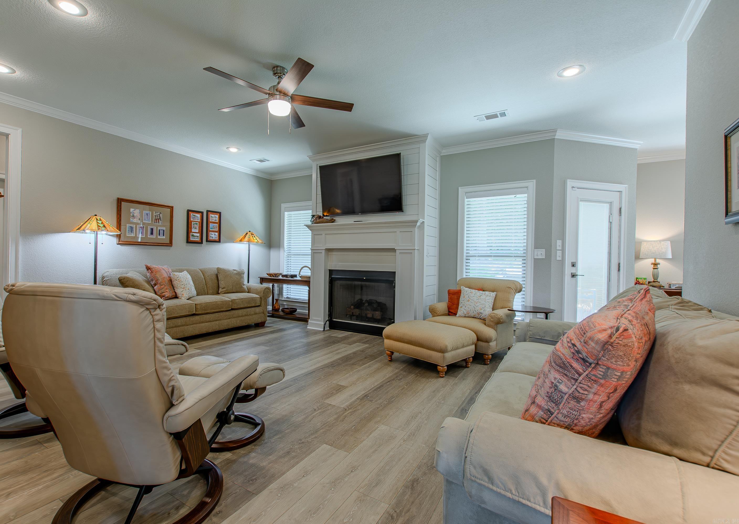 25 Johnny Drive