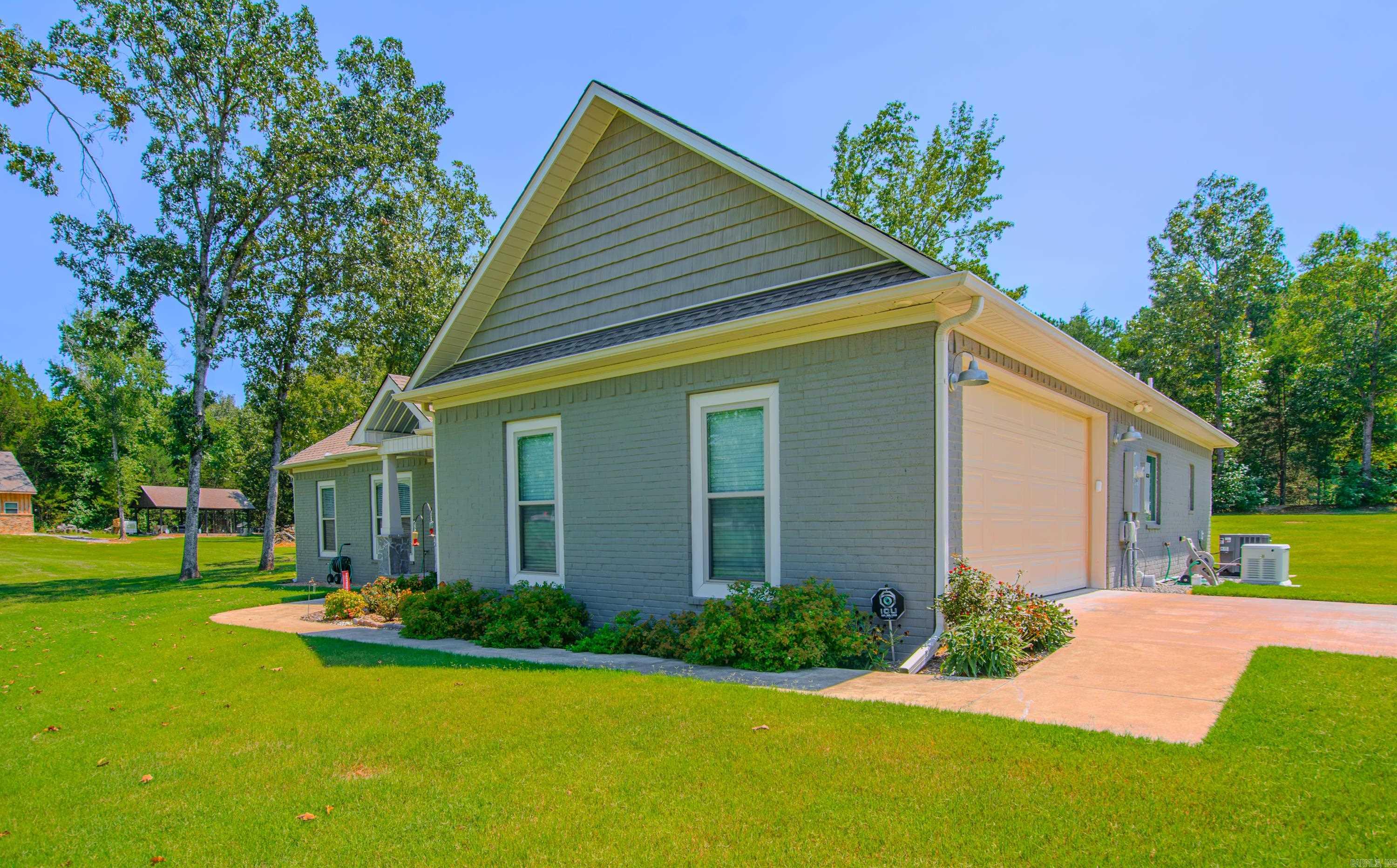 25 Johnny Drive