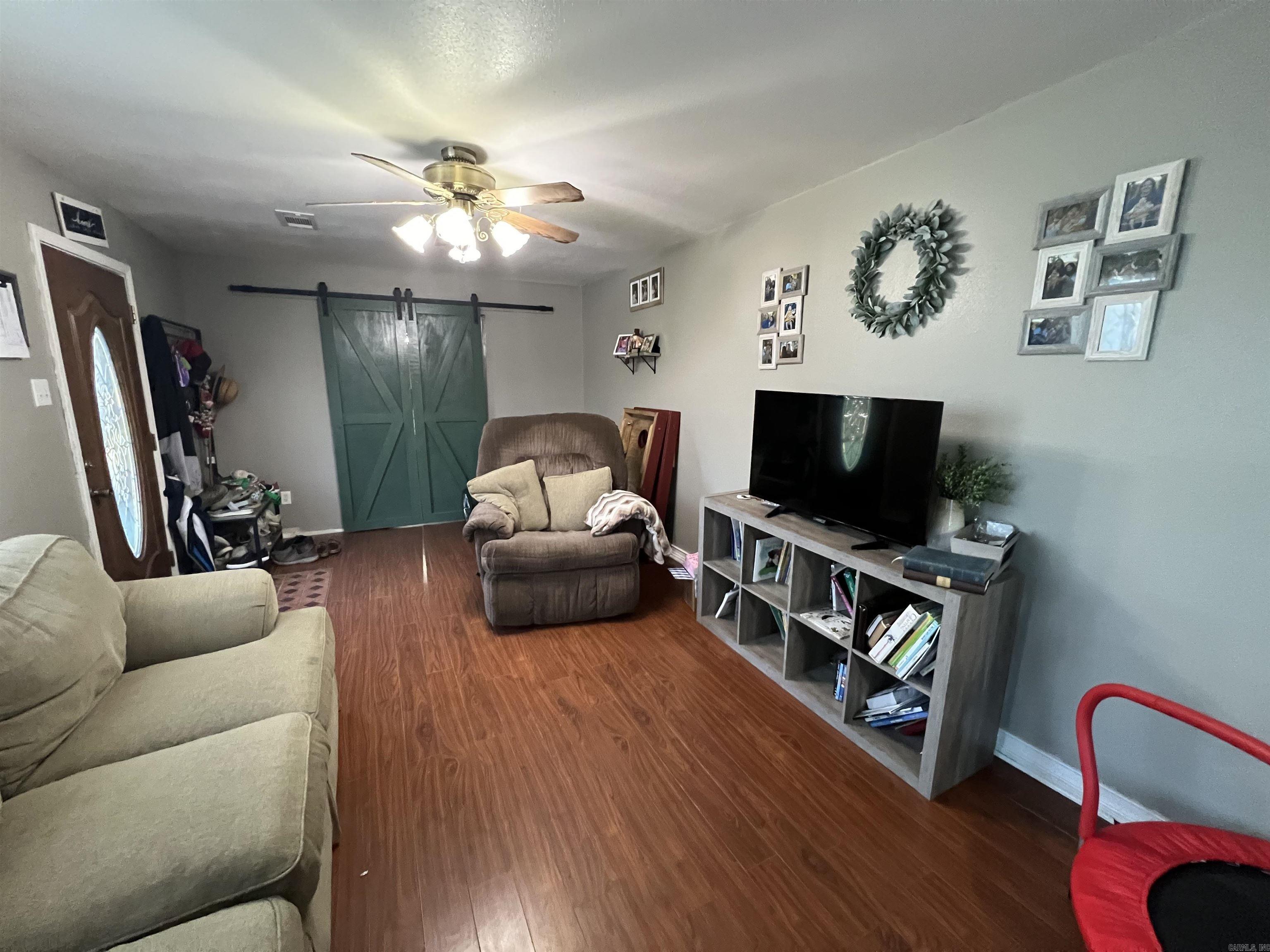 108 W Sleepy Hollow