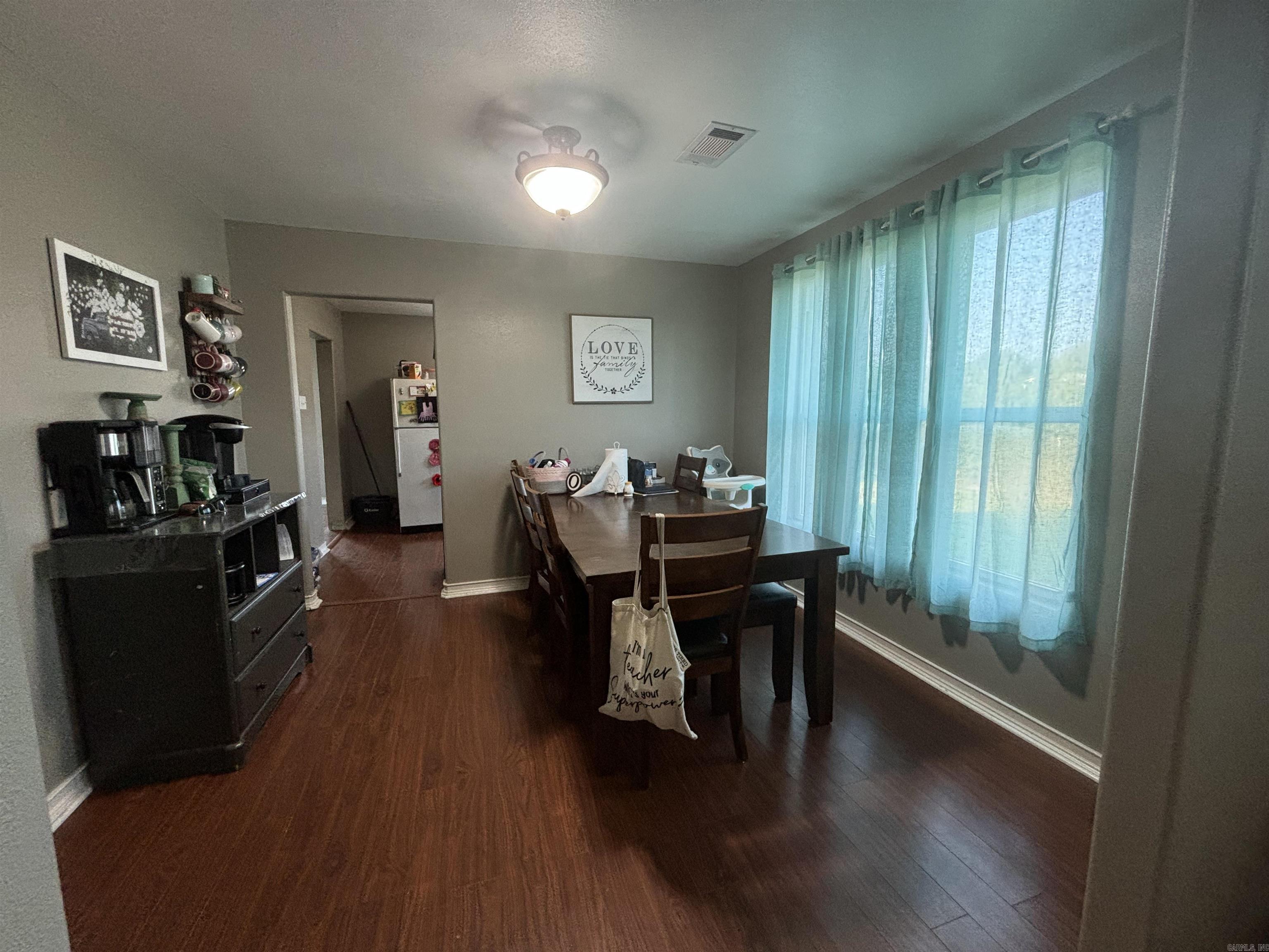 108 W Sleepy Hollow