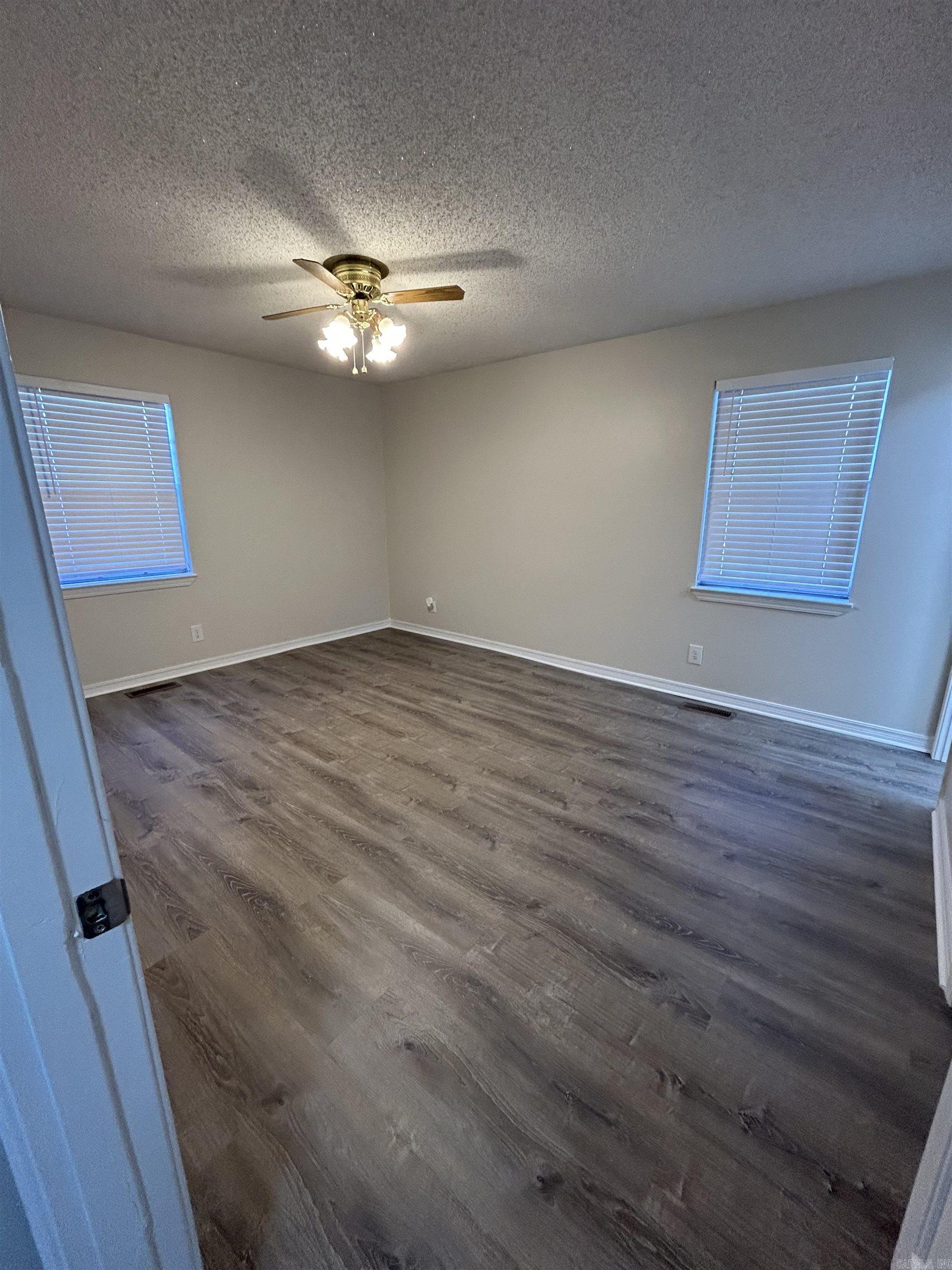 2404 W 3rd
