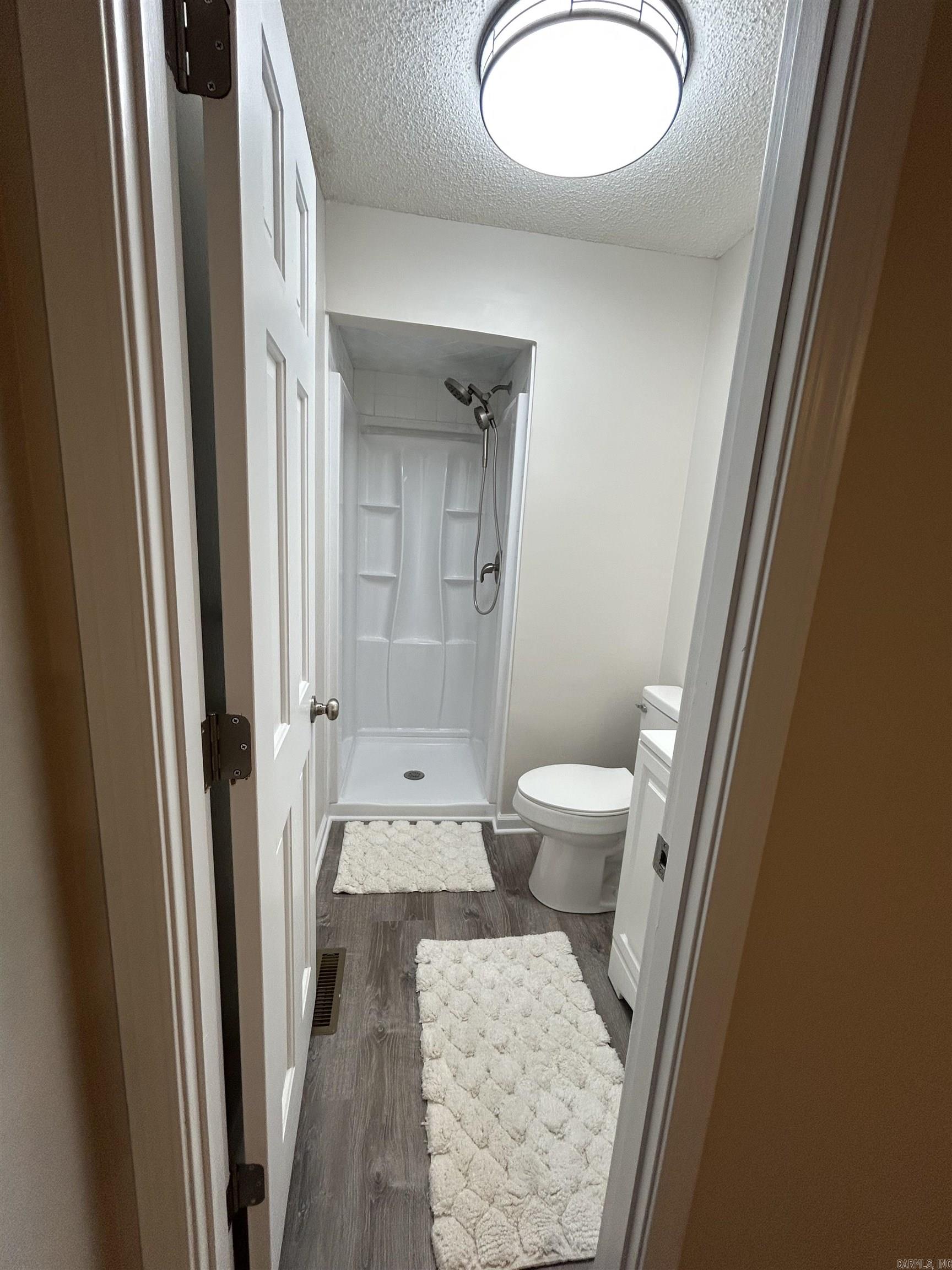 2404 W 3rd
