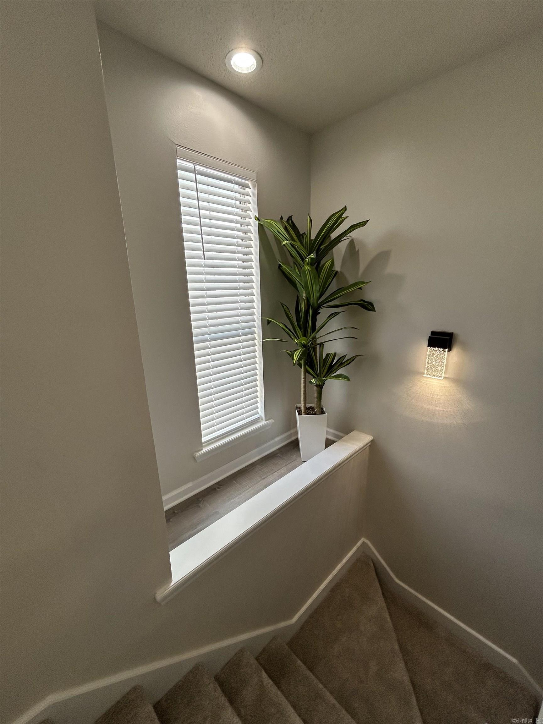 2404 W 3rd