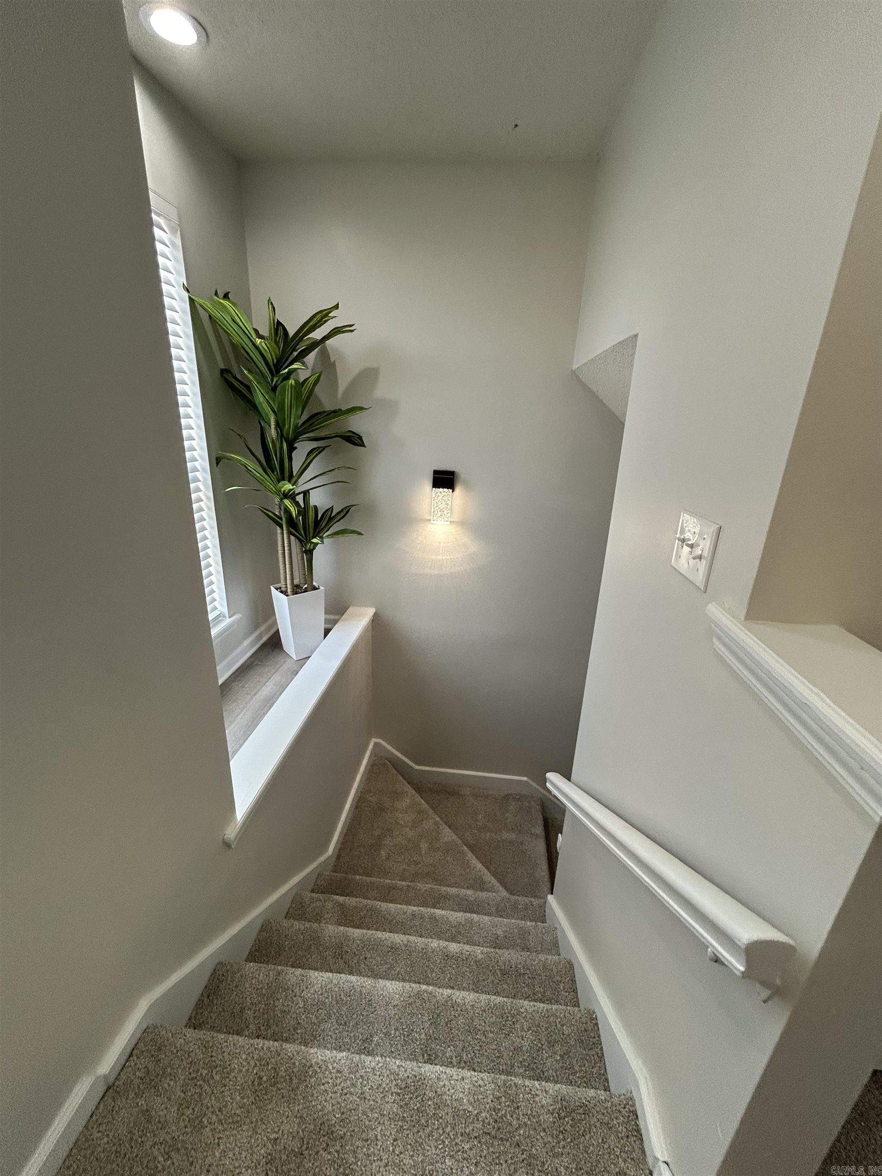 2404 W 3rd