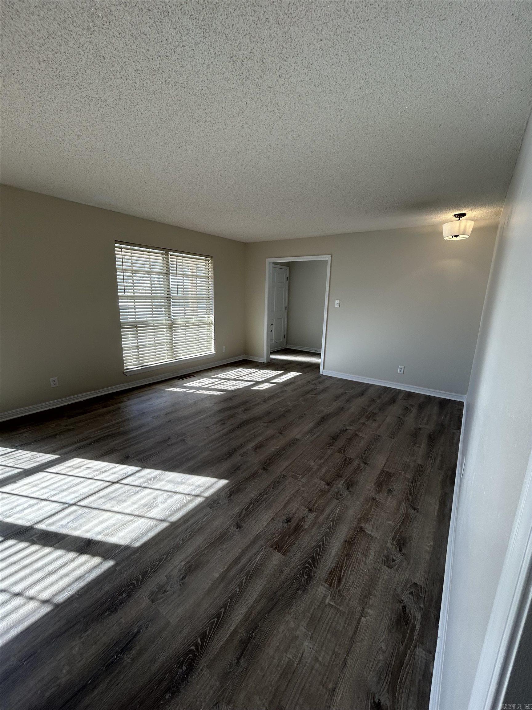 2404 W 3rd