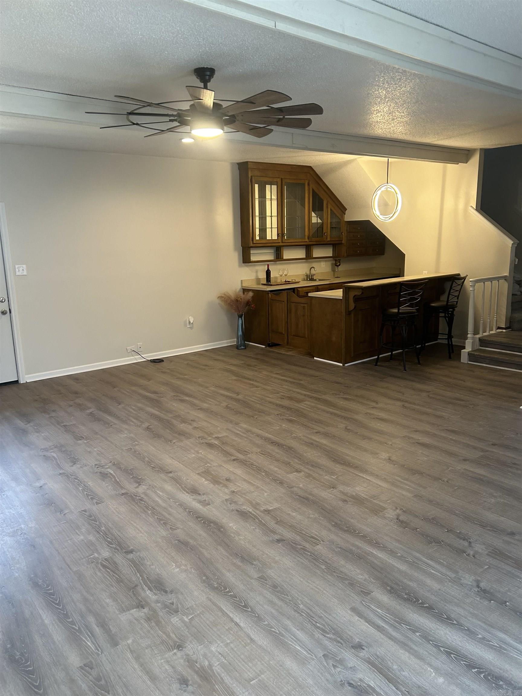 2404 W 3rd