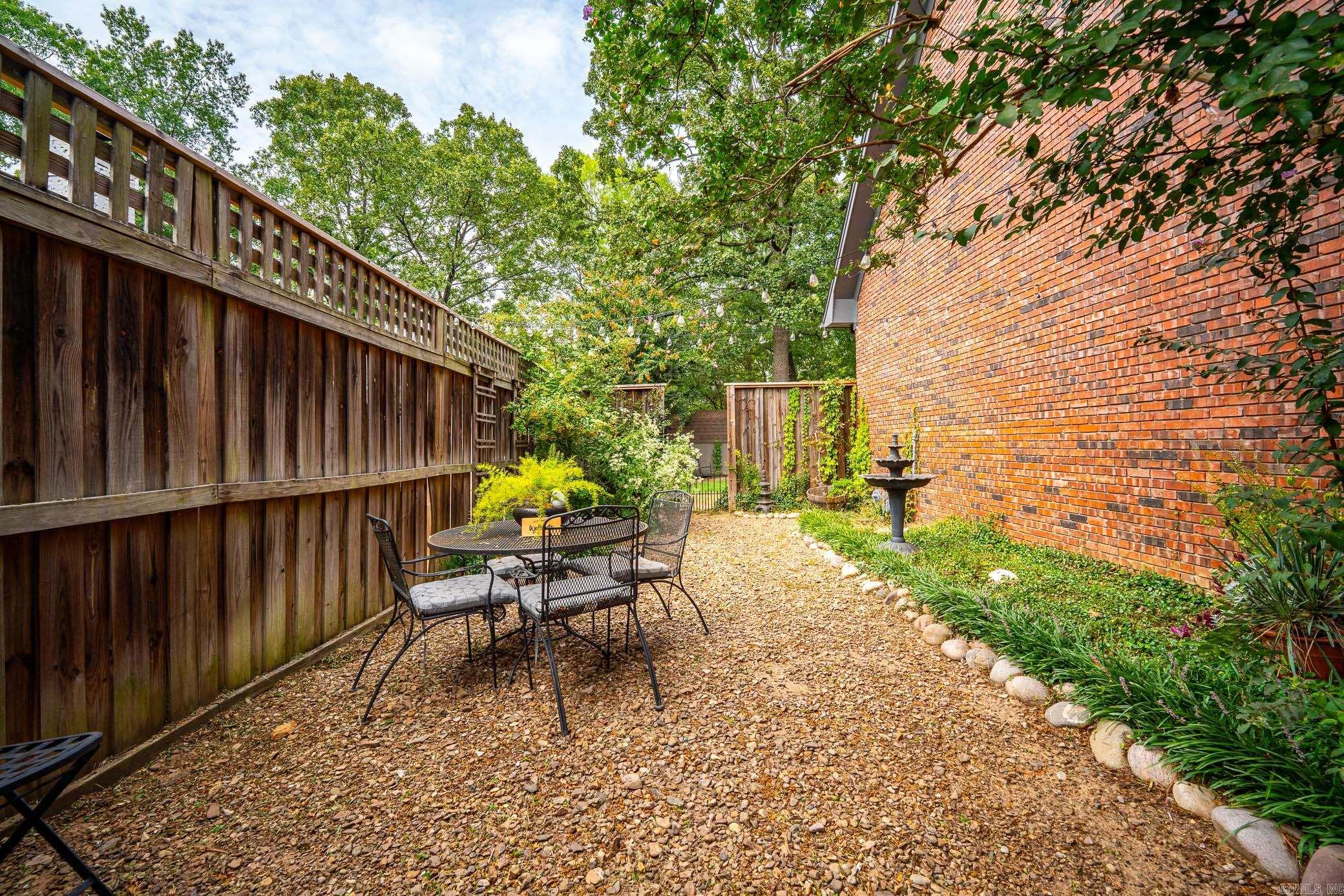 43 Shady Valley Drive