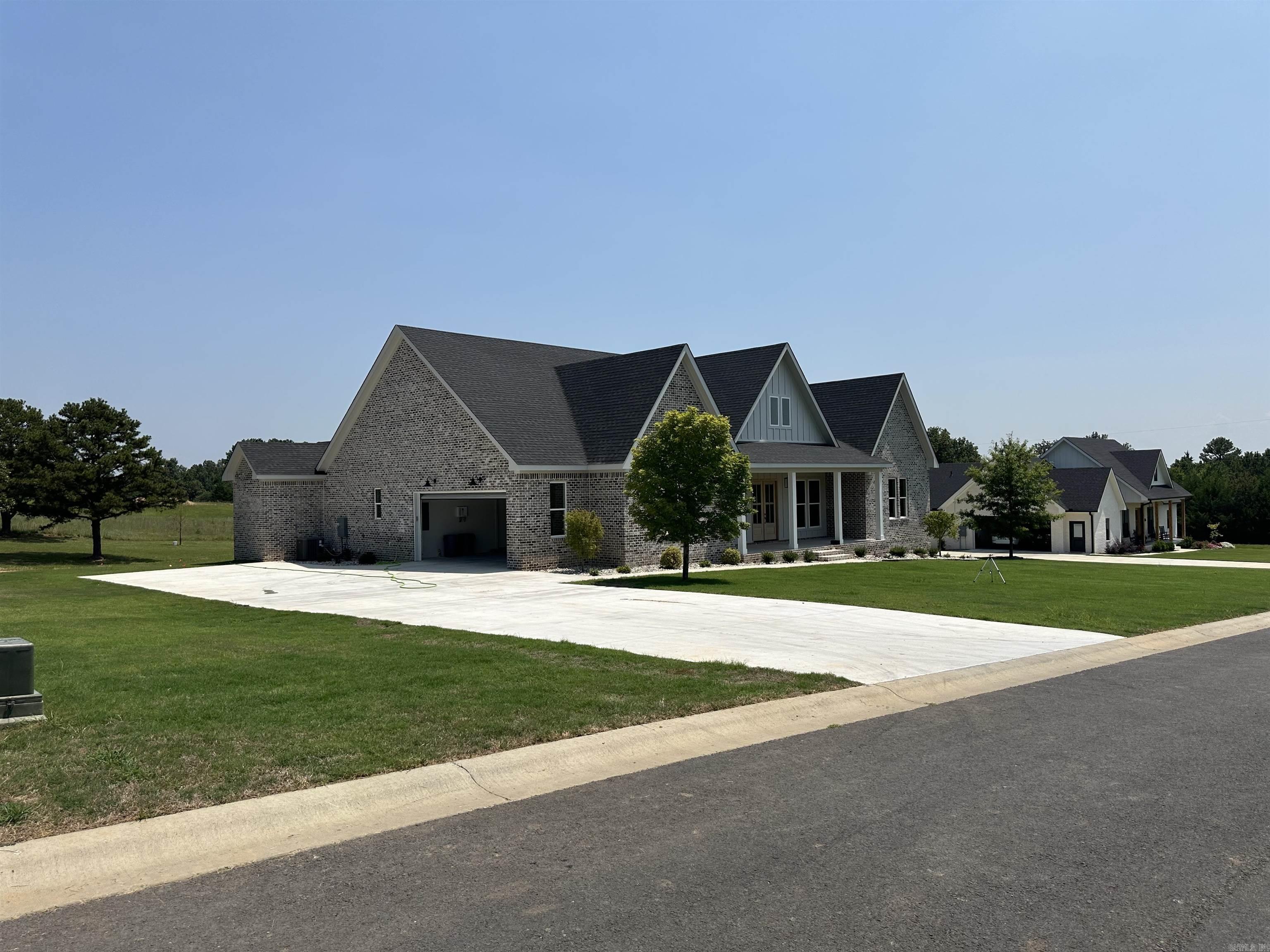 8 Avrey Lane