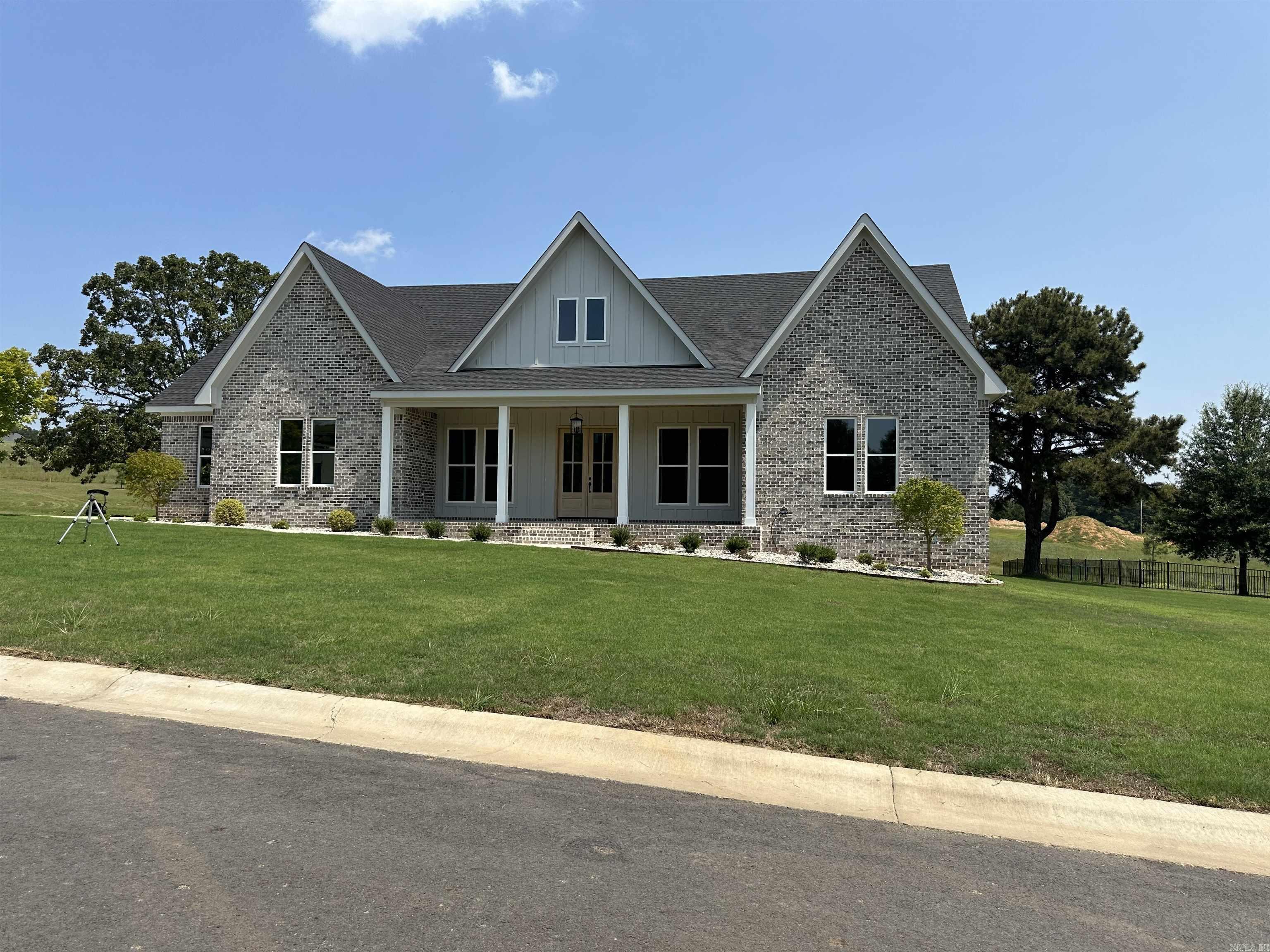 8 Avrey Lane