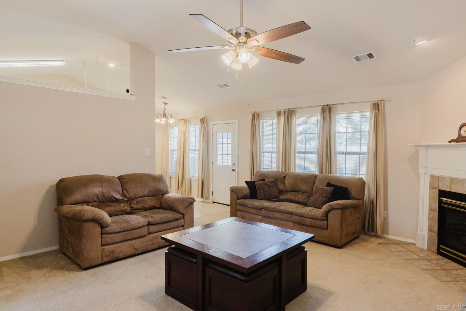 712 Elkhart Loop