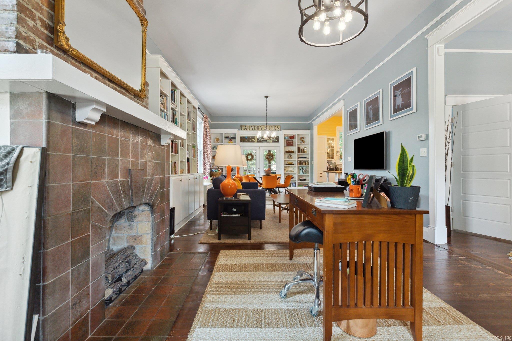 1922 W 22ND Street