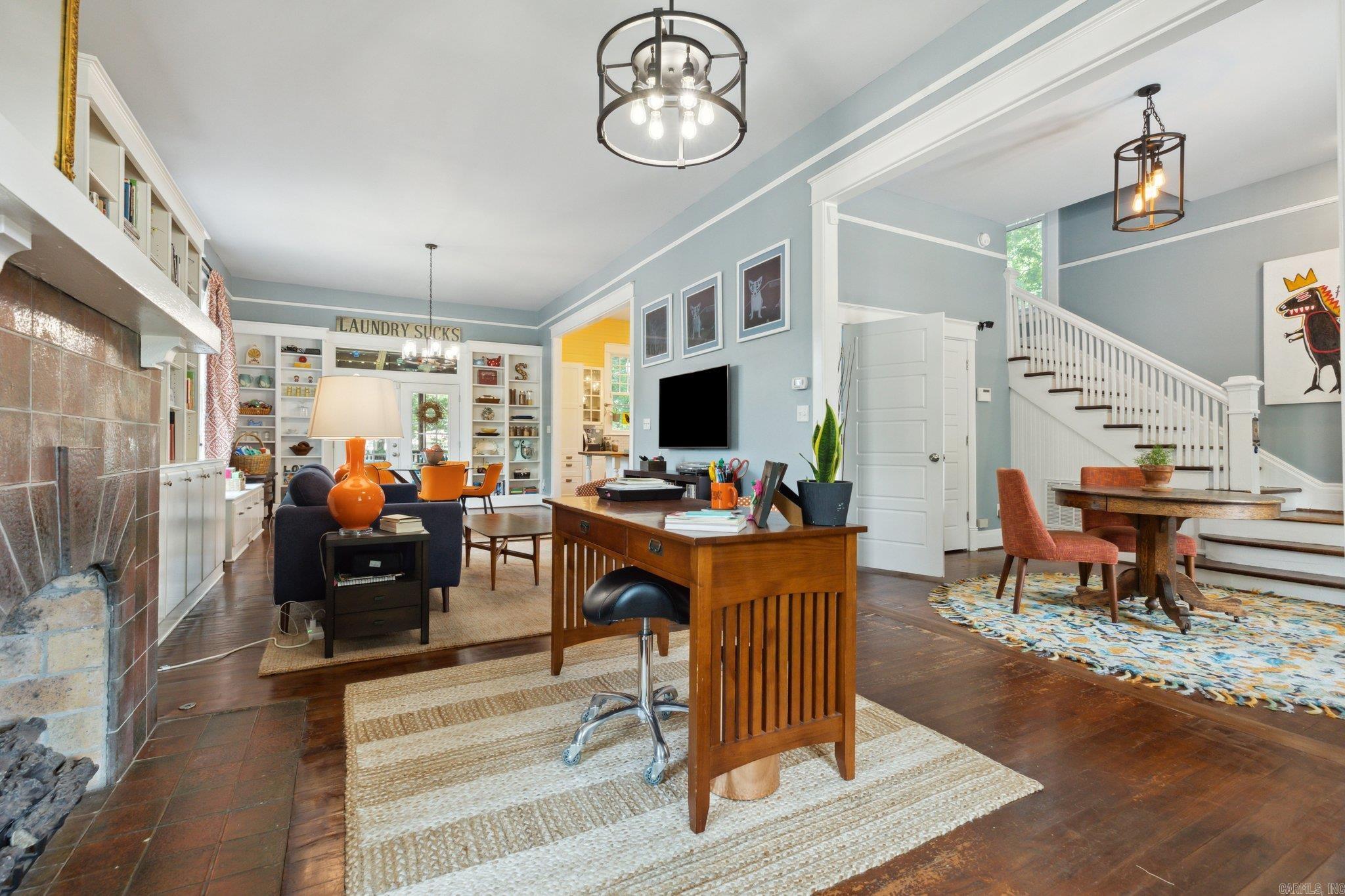 1922 W 22ND Street