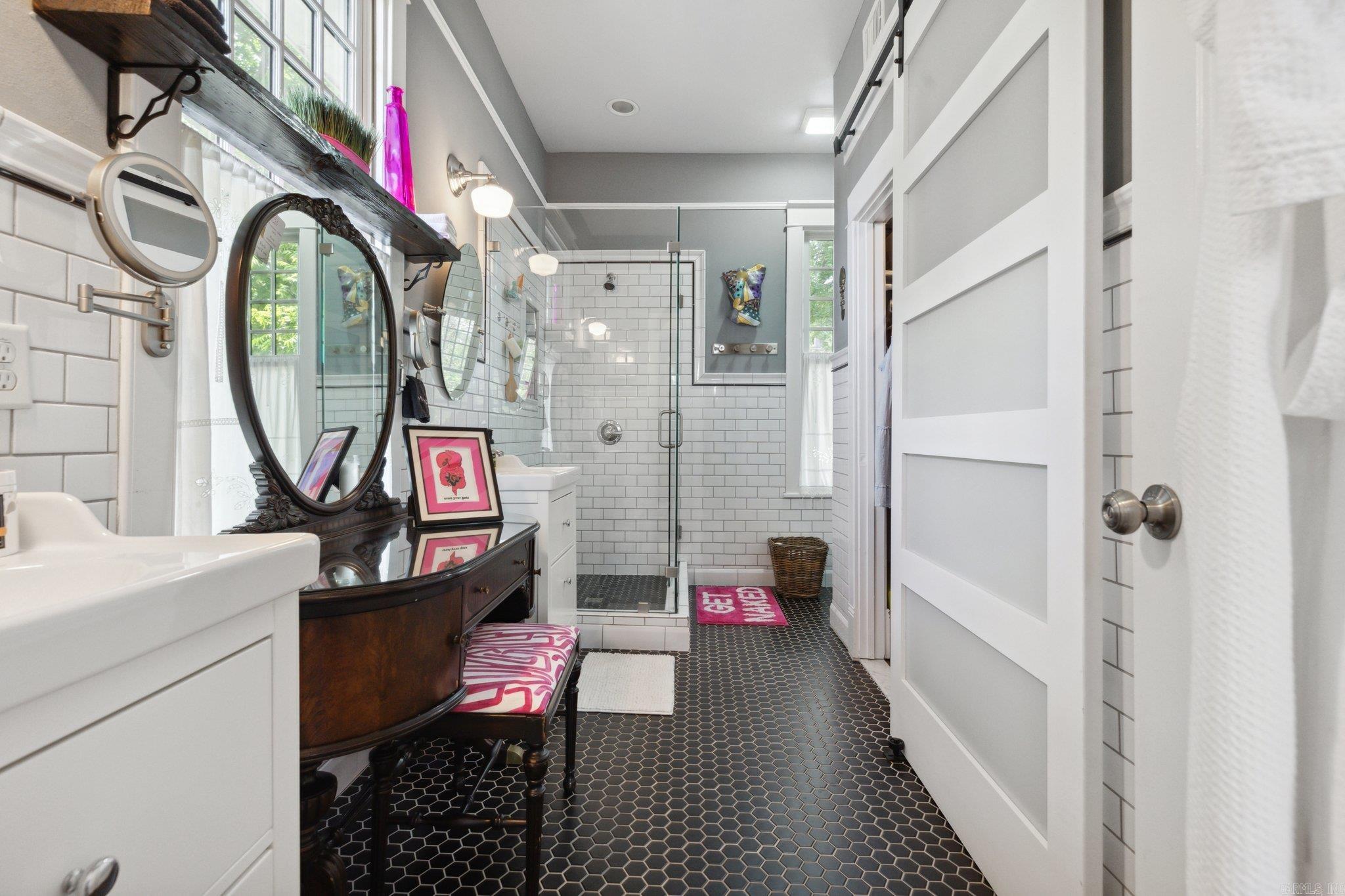 1922 W 22ND Street