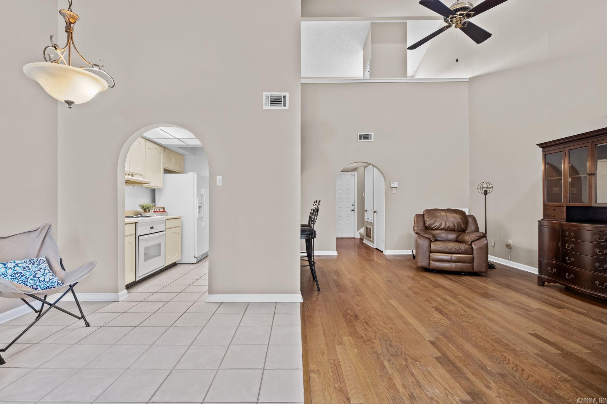 301 Kings Row Drive Unit: 206