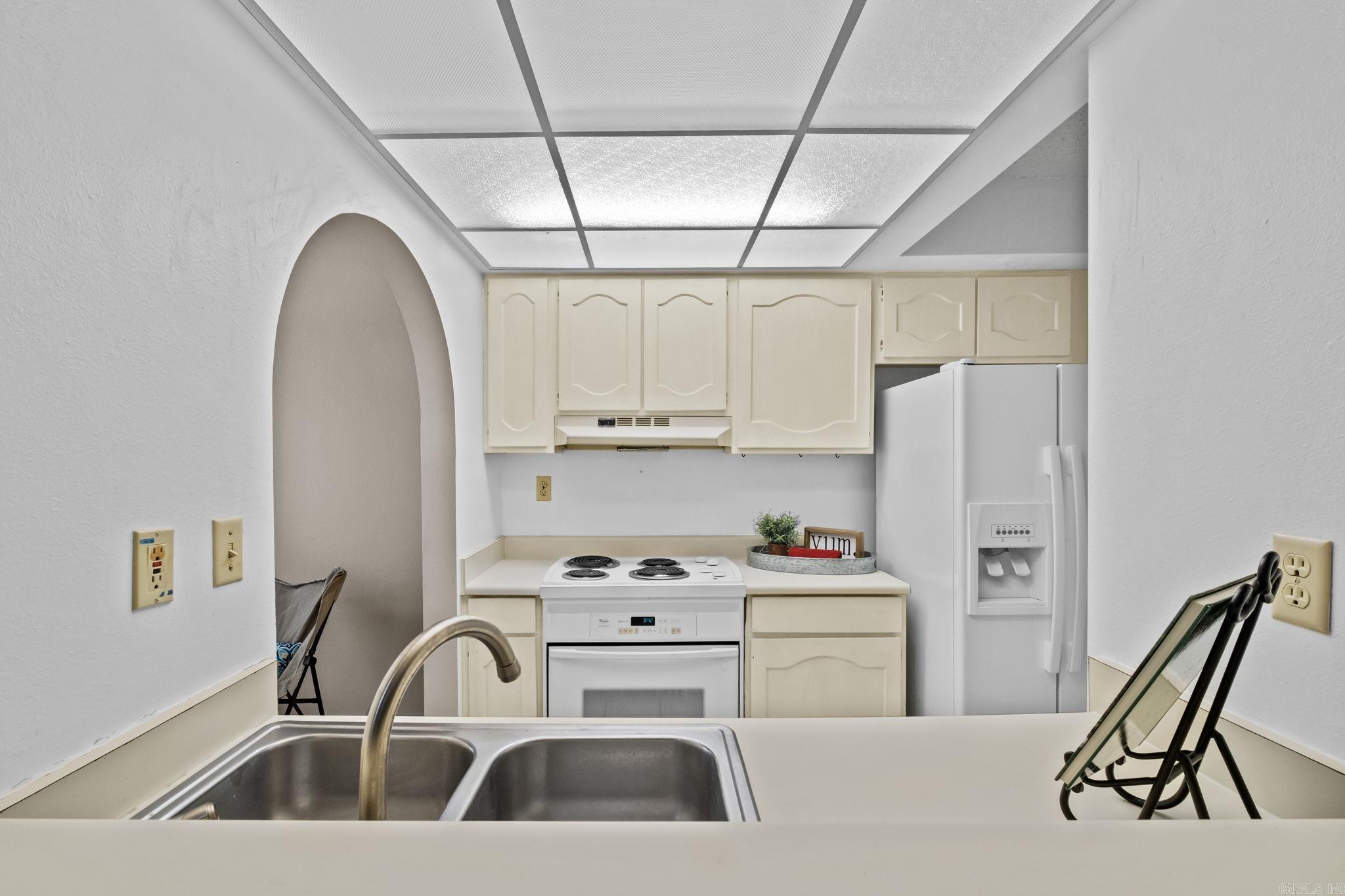 301 Kings Row Drive Unit: 206