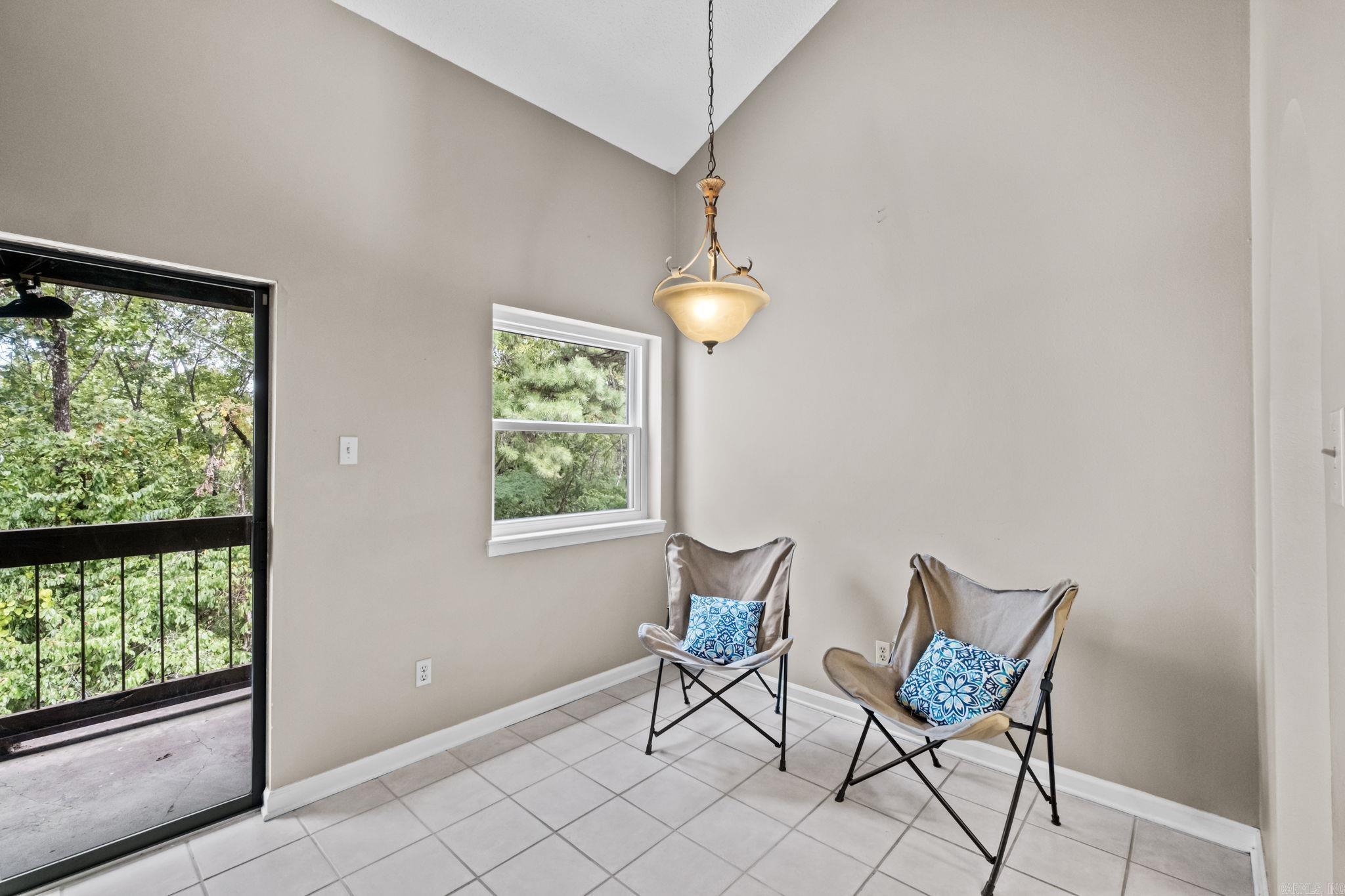 301 Kings Row Drive Unit: 206