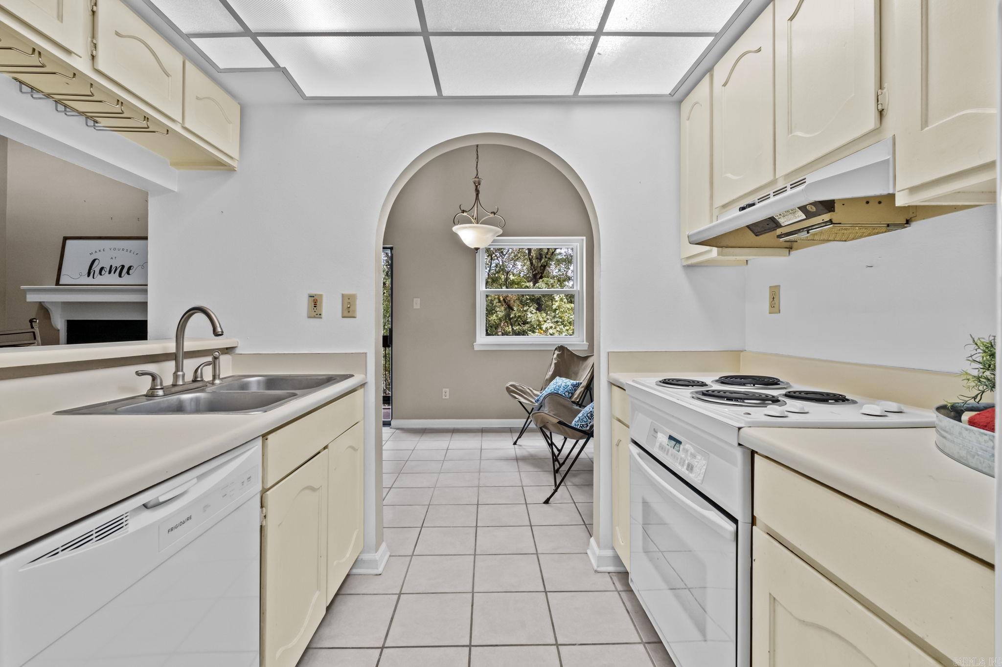 301 Kings Row Drive Unit: 206