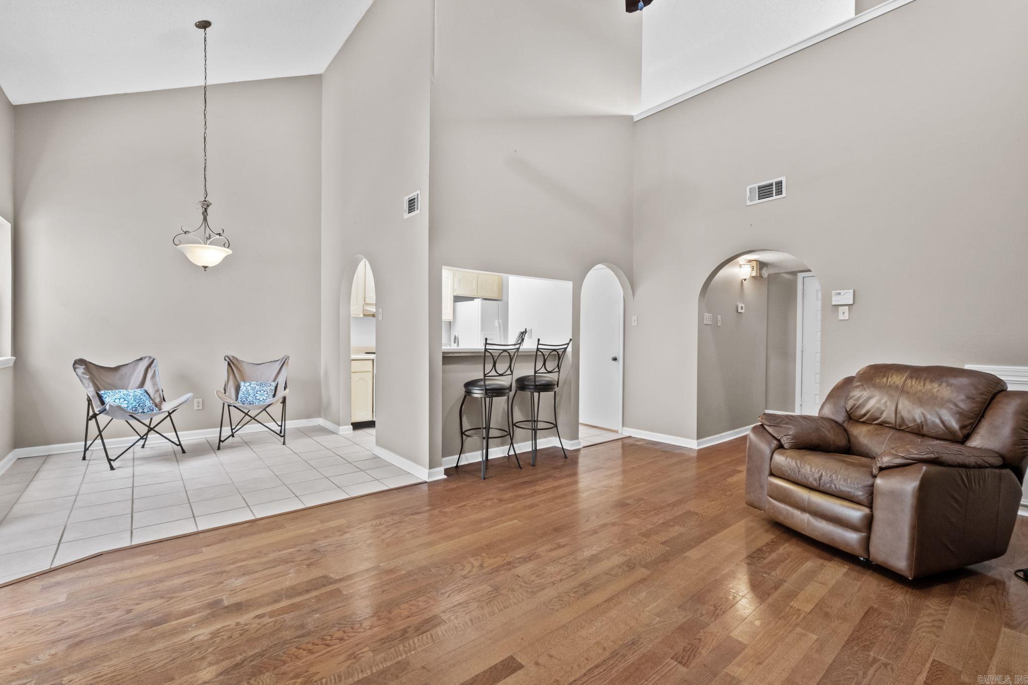 301 Kings Row Drive Unit: 206