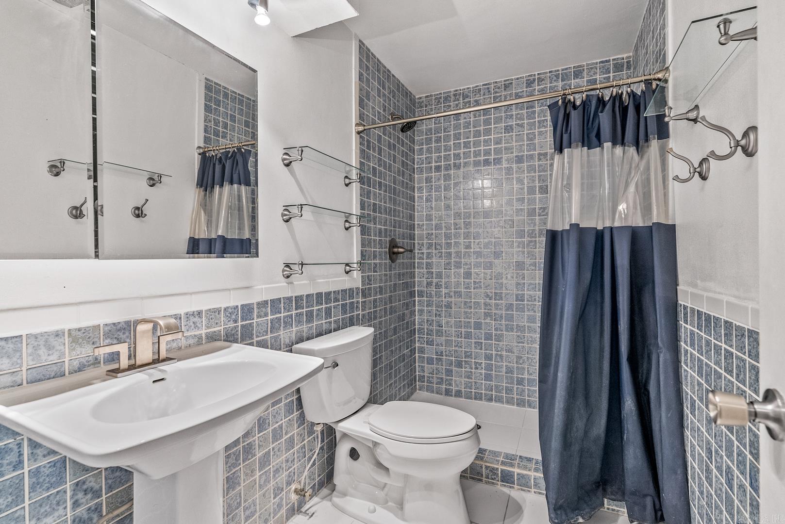 5 Leisurewood Lane