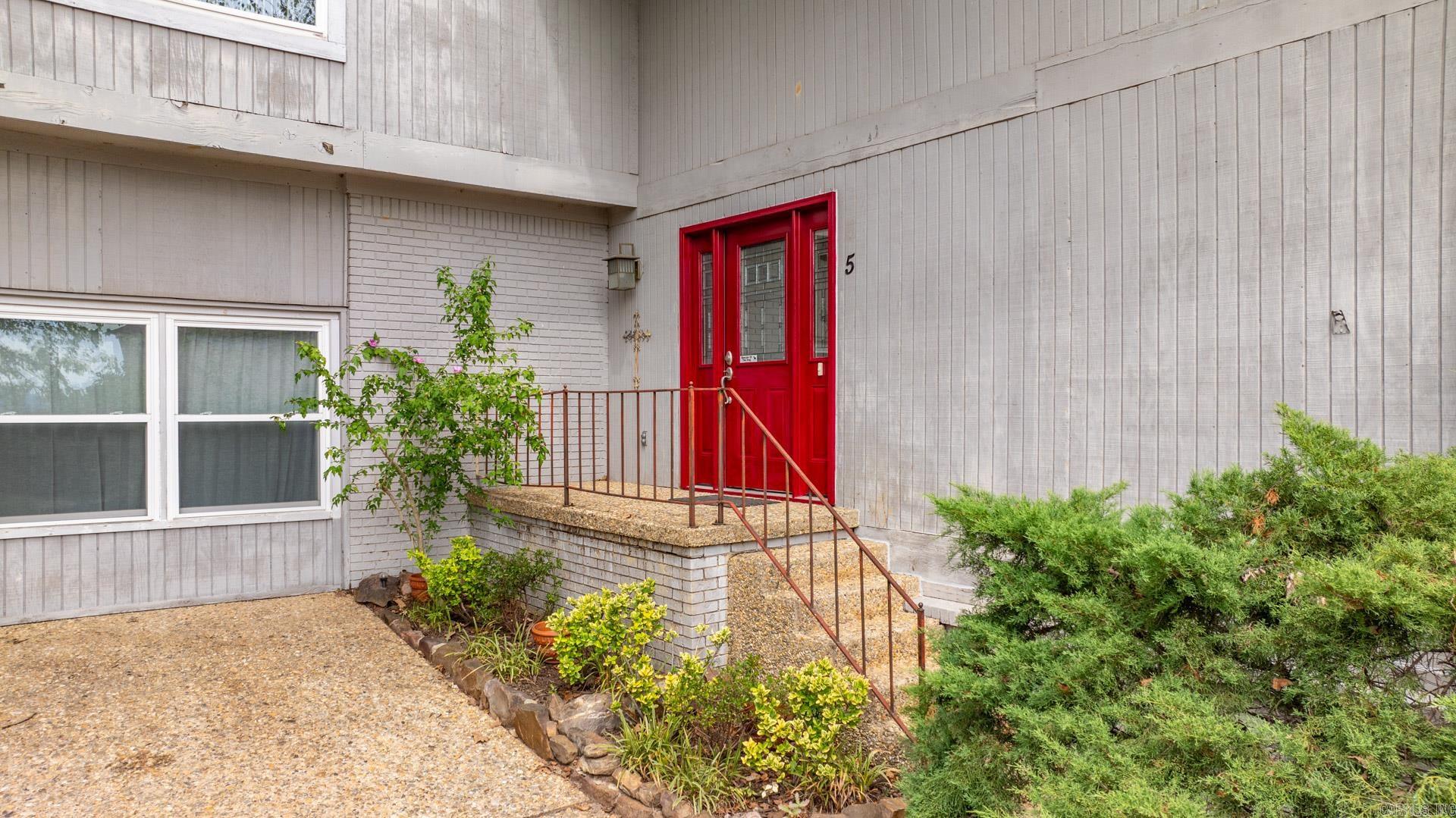 5 Leisurewood Lane