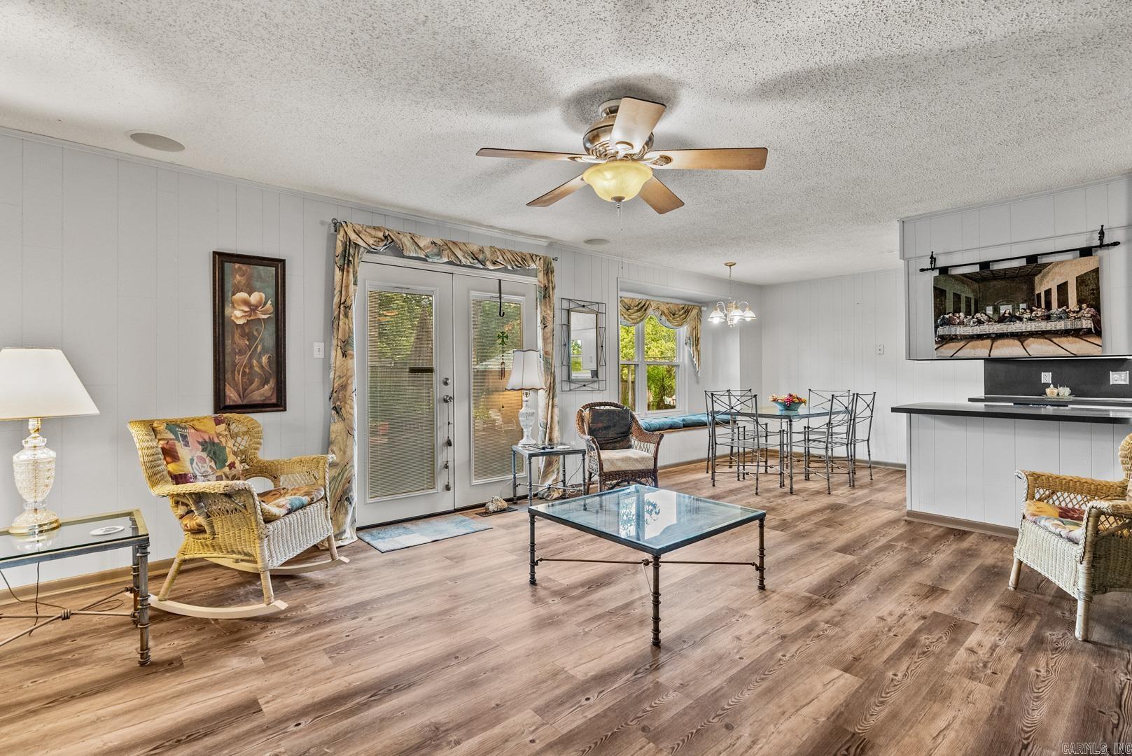 5 Leisurewood Lane