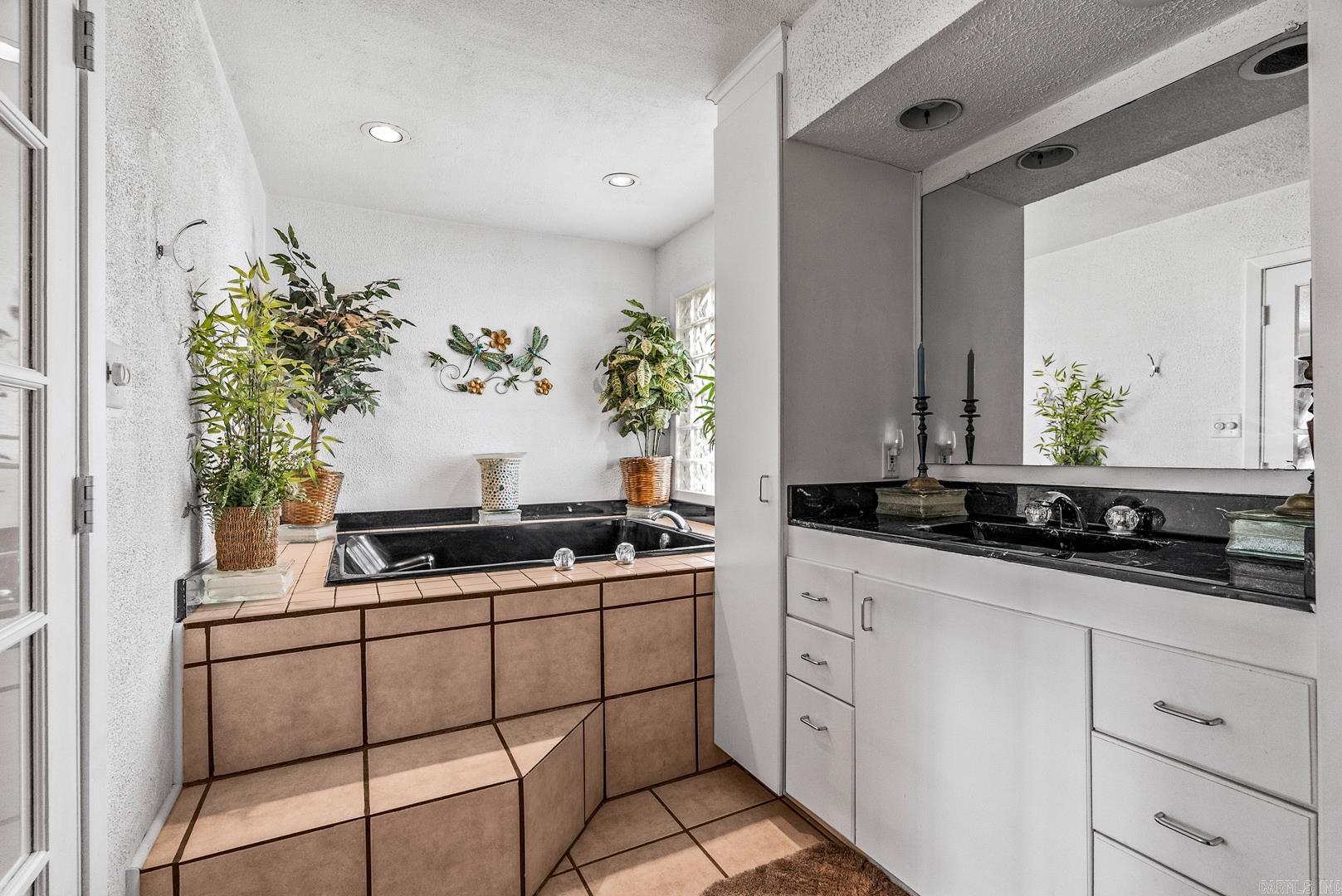 5 Leisurewood Lane